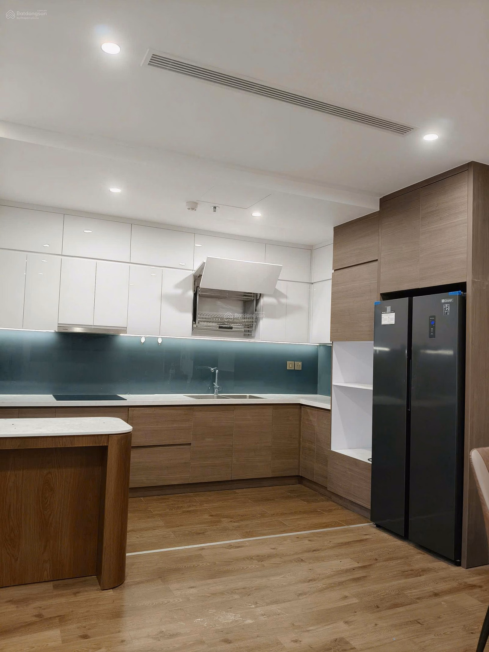 C'land Tower apartment for sale - Xa Dan - Dong Da 215m2 - 4BRs - 3VS 24 billion Xa Dan lake view