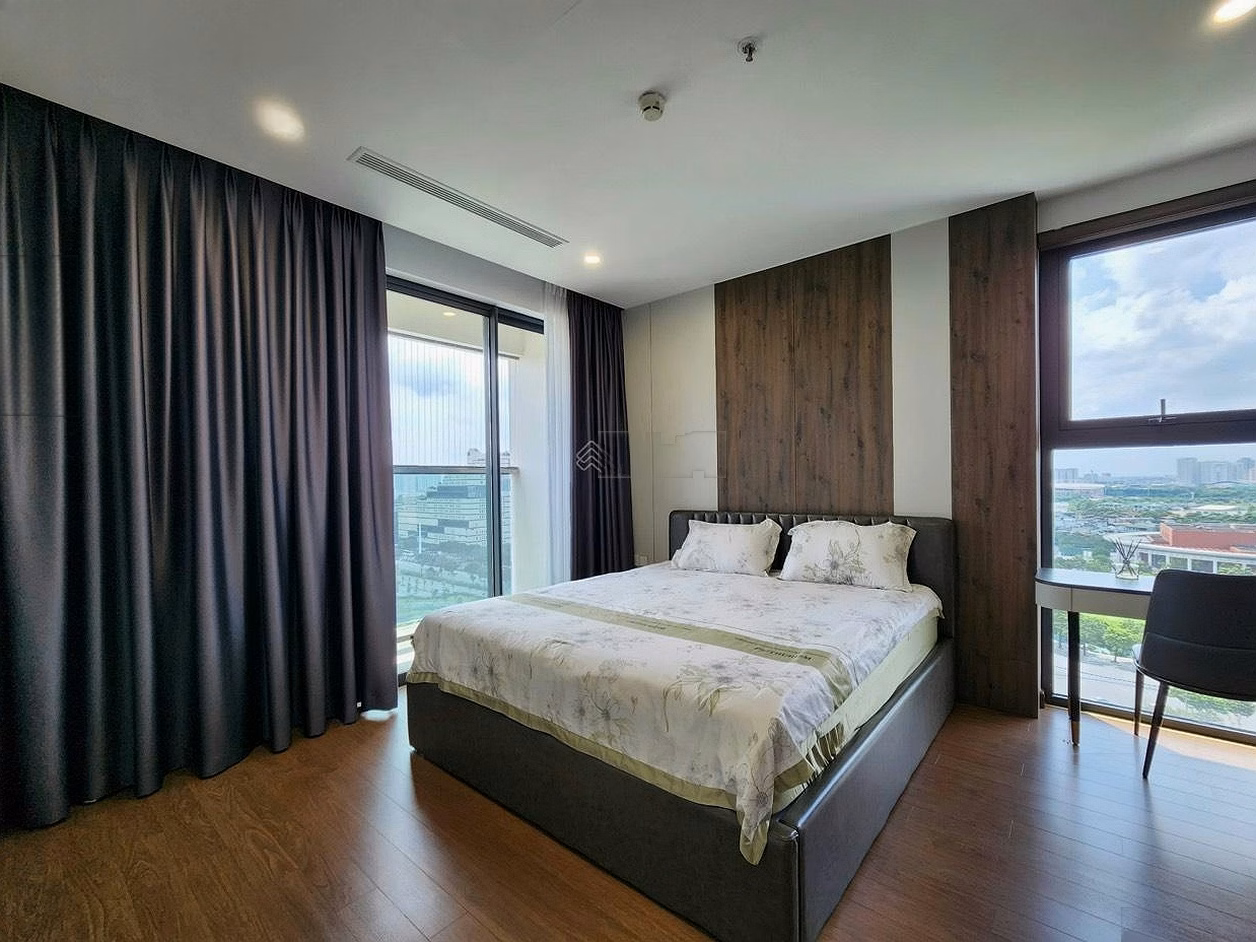 3 bedroom apartment for rent at The Matrix One apartment building