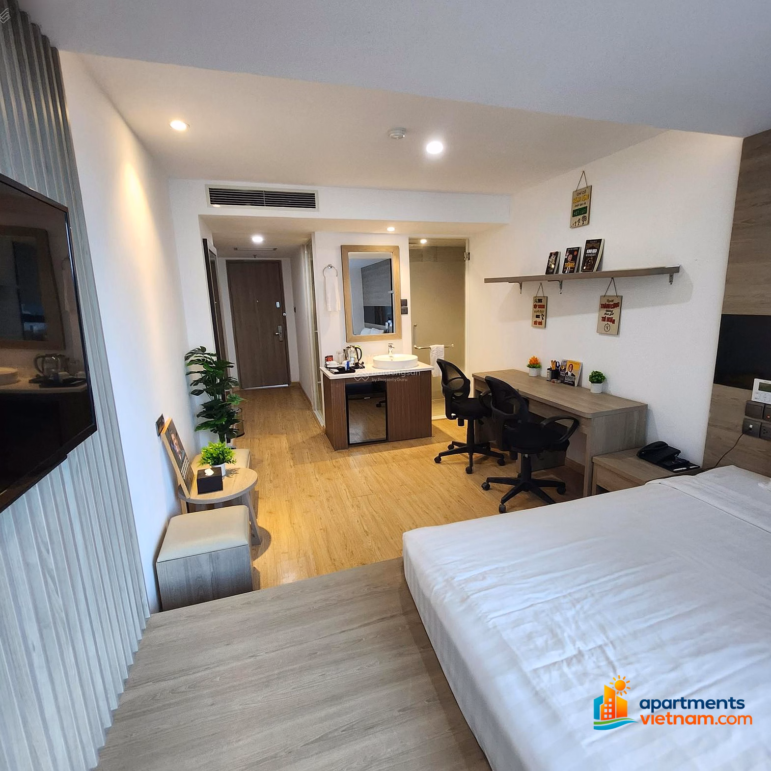 The owner sells an apartment at a good price at Muong Thanh Vien Trieu