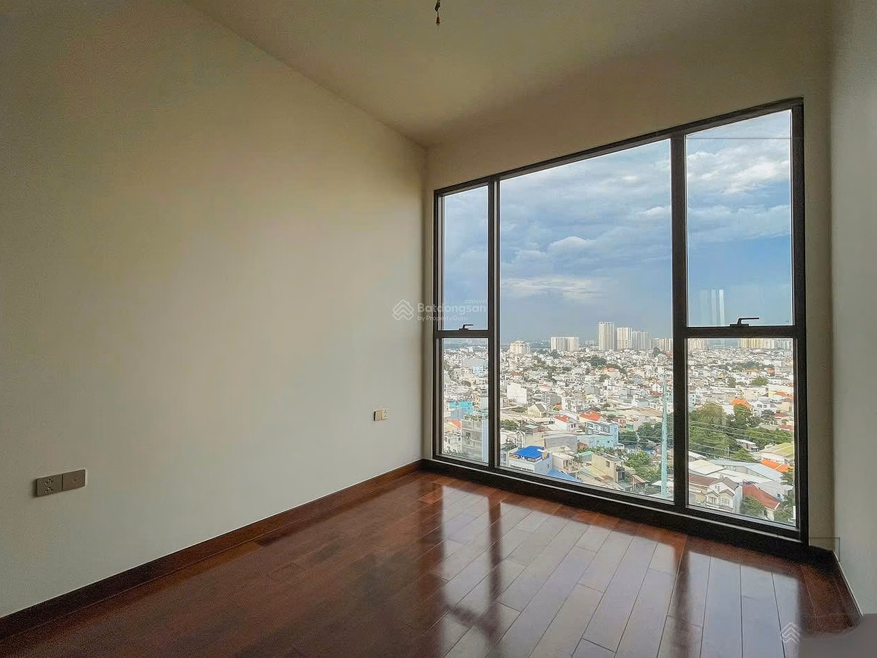 Hot deals | DEFINE - Luxury apartment for rent 140 million negotiable