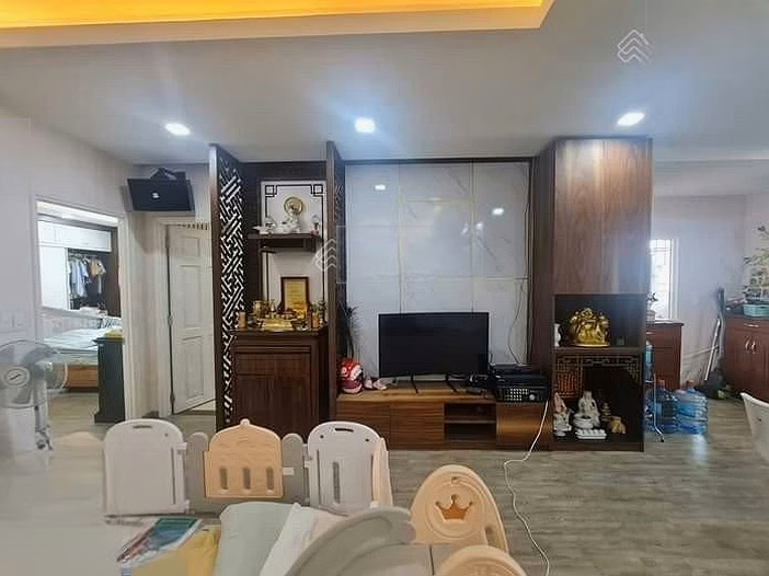 Apartment H2 Hoang Dieu 131m2 - 3 bedrooms - fully furnished - price only 8.5 billion