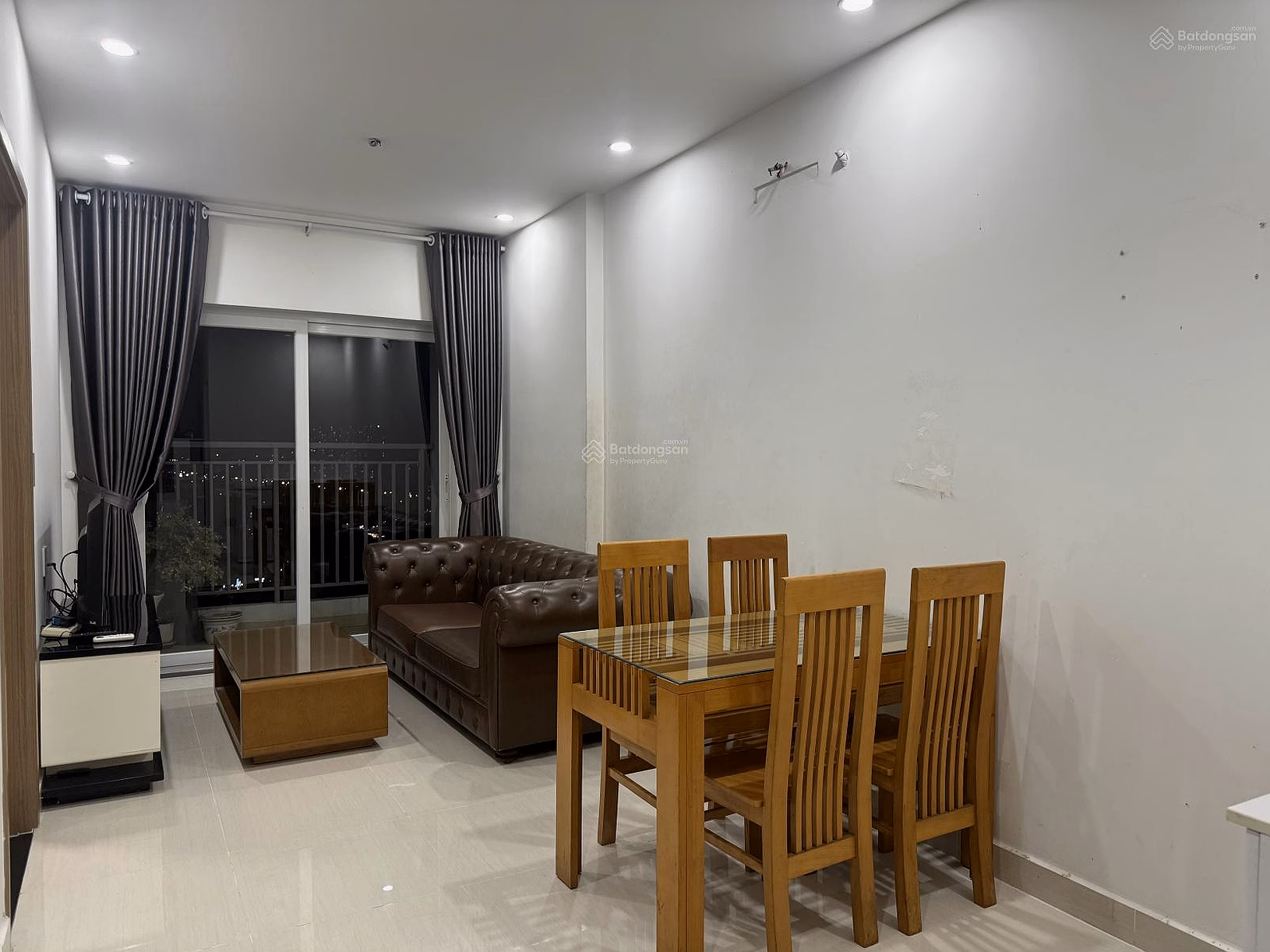 The owner needs a 2-bedroom corner apartment in Lavita Charm Thu Duc, fully furnished, ready to move in immediately