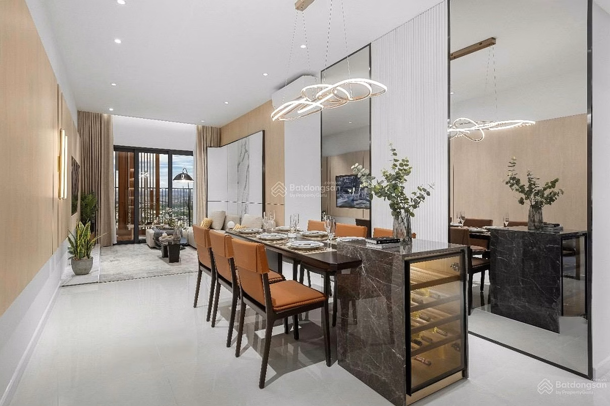 The owner is selling a 3 bedroom high floor apartment. 65% payment schedule to receive home - Elysian