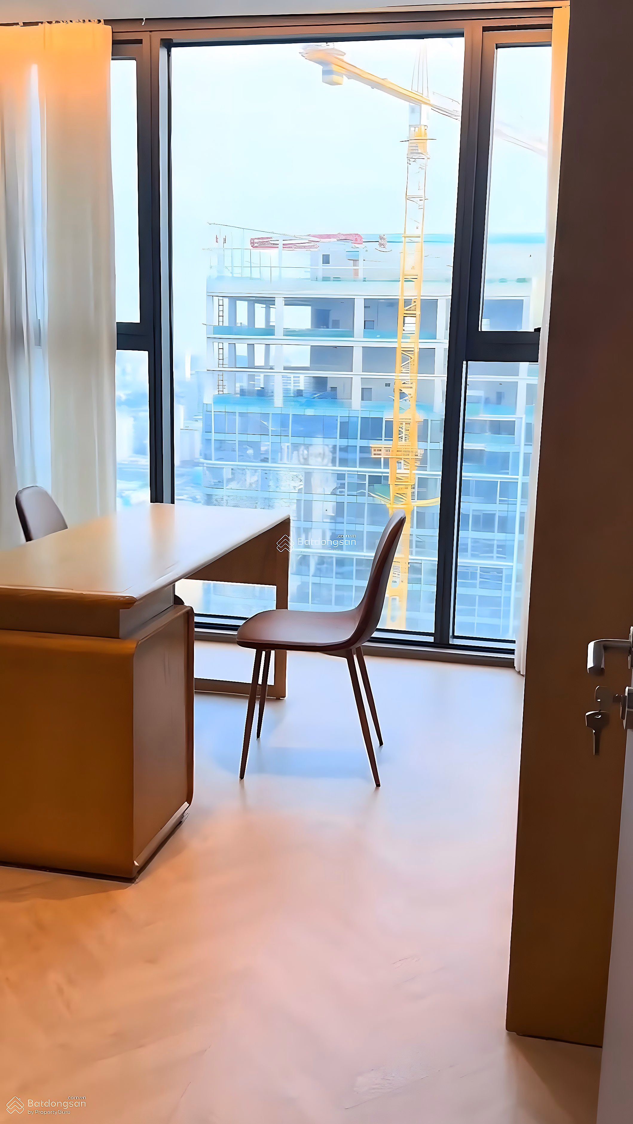 Need to sell immediately 4 bedroom apartment N01 - T6 Ngoai Giao Doan, high floor with nice view
