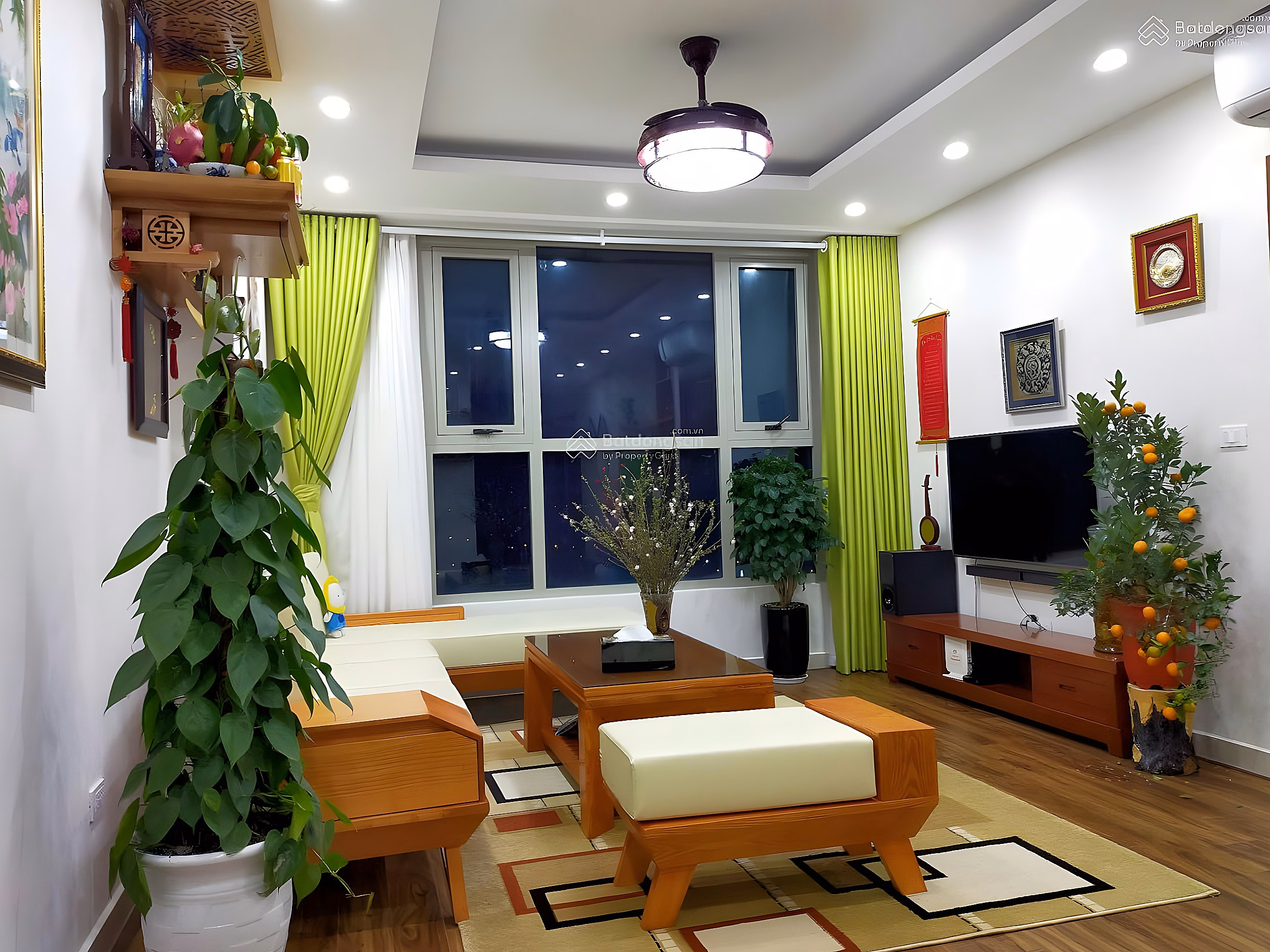 The owner sells a 3-bedroom apartment on a corner lot for 6.9 billion, CT1A building, Giao Luu City, Pham Van Dong 0382 276 ***