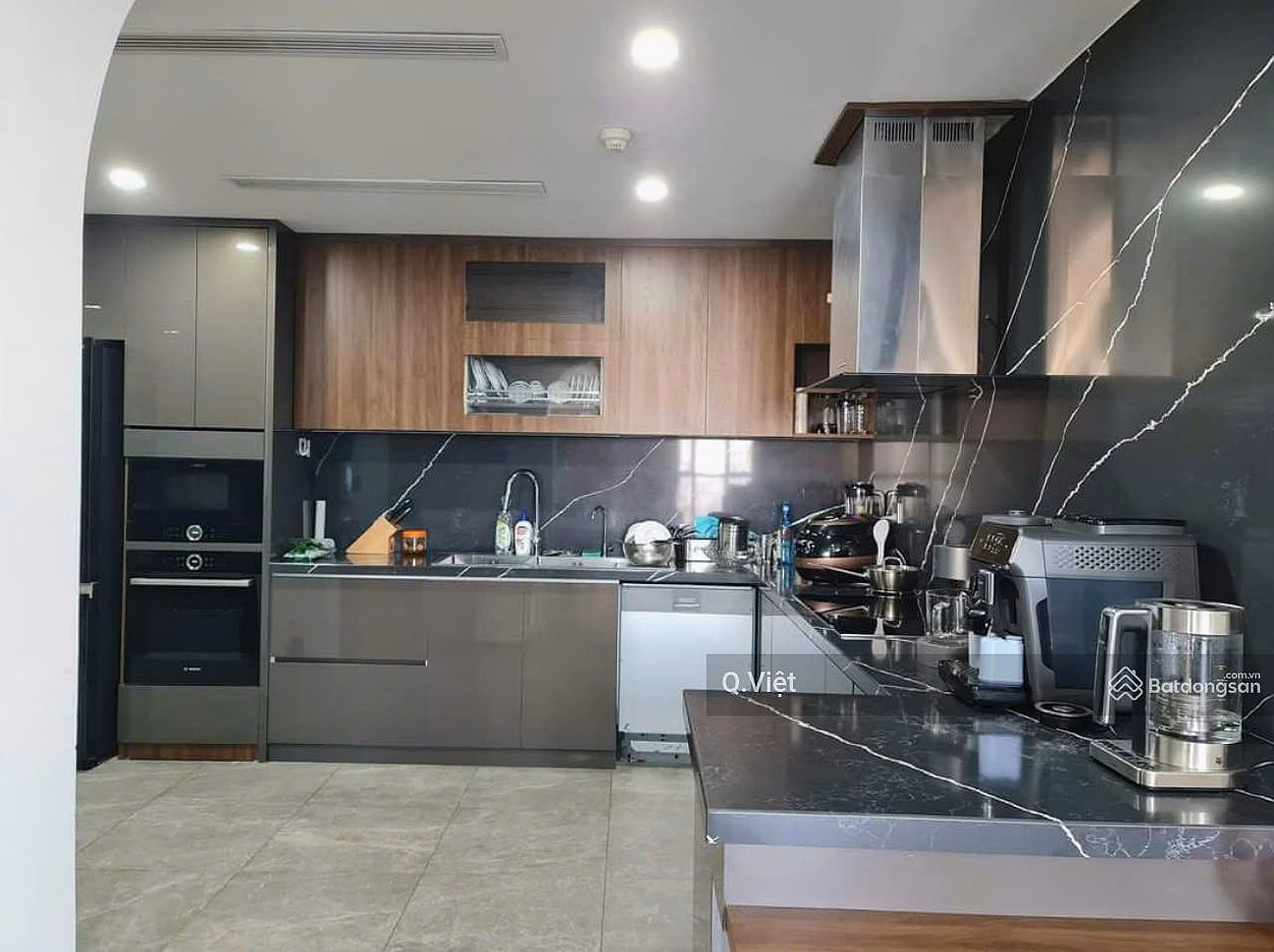 Corner apartment of Pandora Trieu Khuc apartment, 145m, middle floor, 3 bedrooms, 3 bathrooms, fully furnished, best view