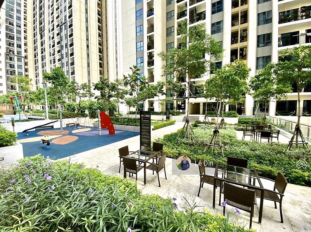 The owner is stuck with money and quickly sells 2 bedrooms, 2 bathrooms in Ha Do Centrosa District 10, price reduced by 1 billion in January***