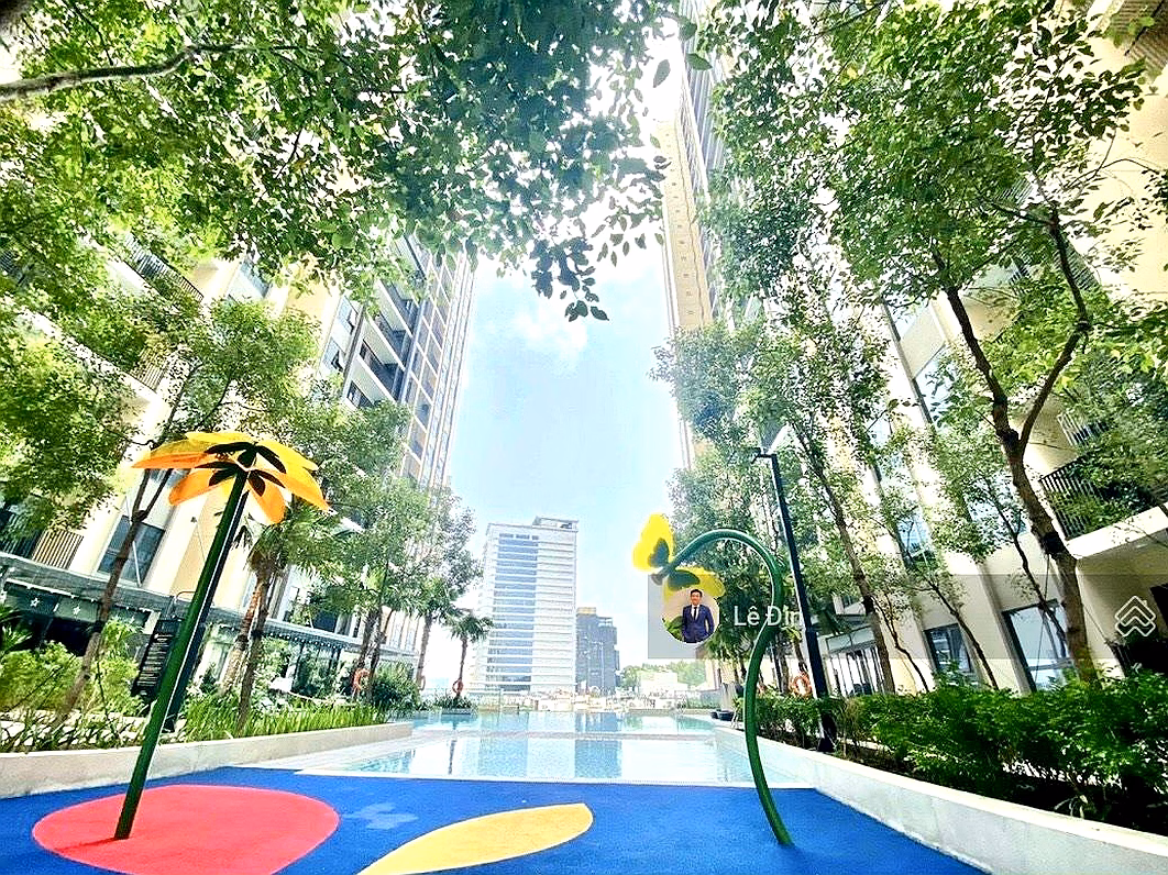 The owner is stuck with money and quickly sells 2 bedrooms, 2 bathrooms in Ha Do Centrosa District 10, price reduced by 1 billion in January***