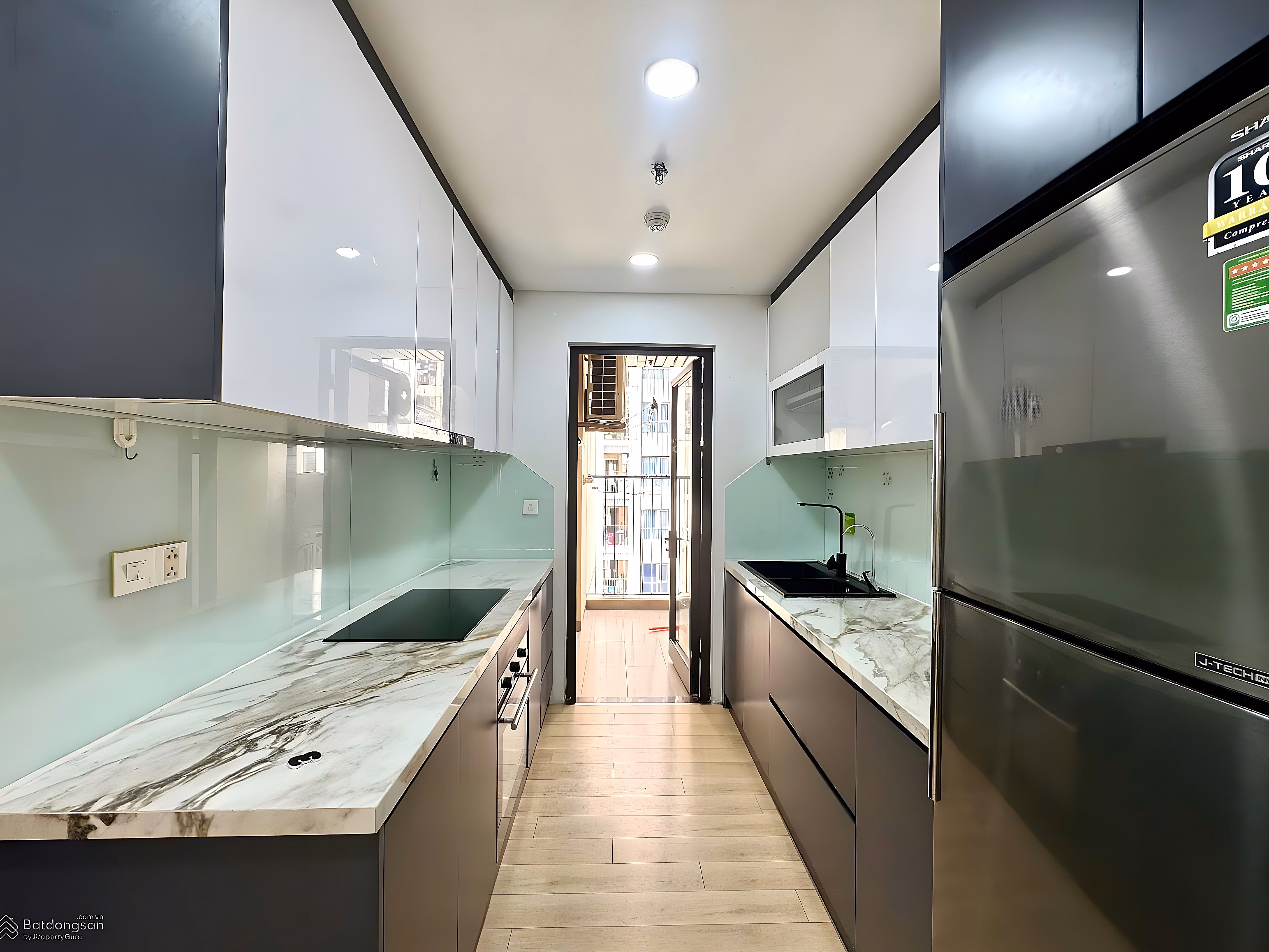 Apartment for rent with 3 bedrooms, 2 bathrooms, 107m2 at HaDo Centrosa Garden, 29 million VND