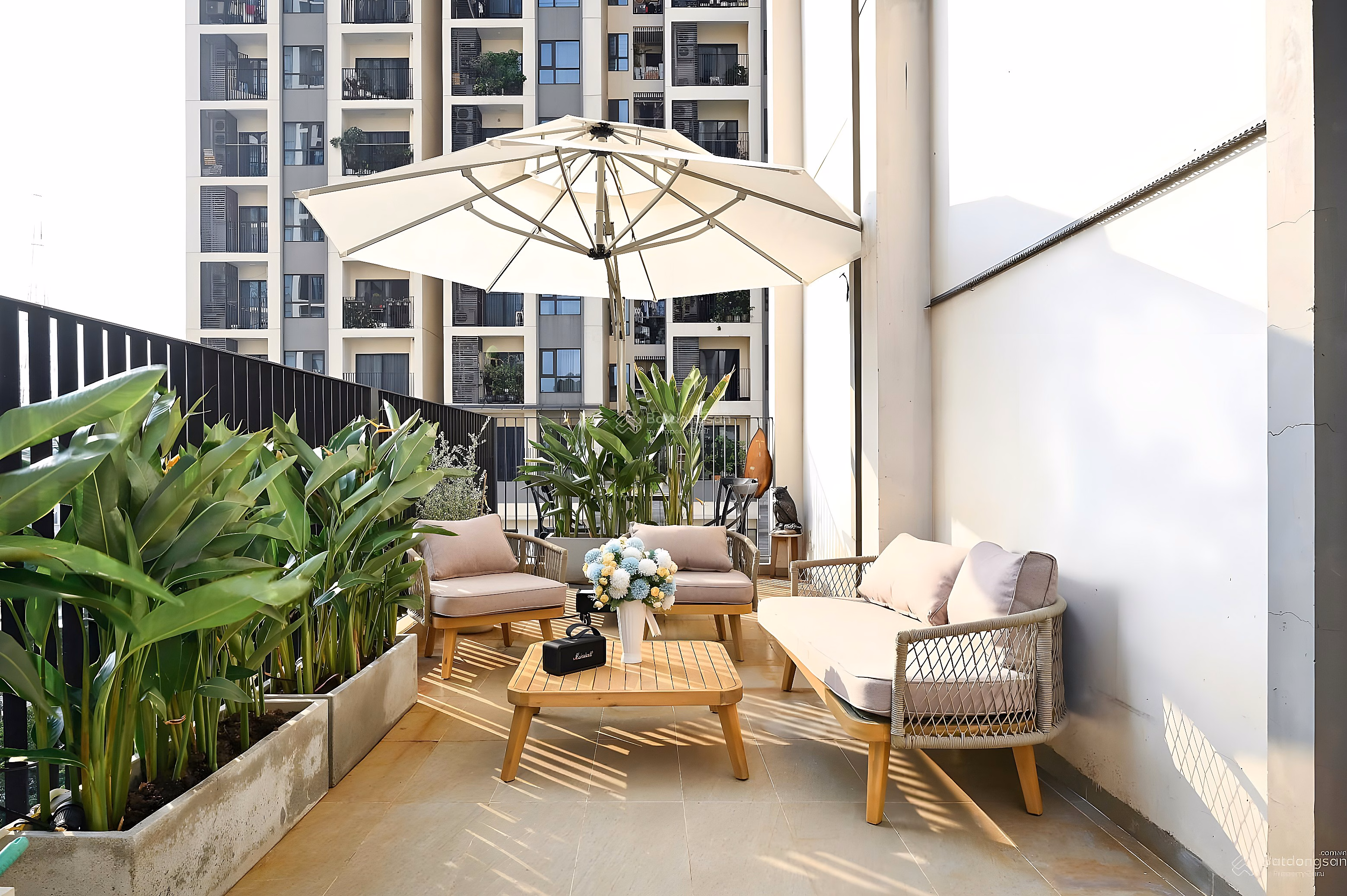 Apartment for rent with 3 bedrooms, 2 bathrooms, 108m2 plus 20m2 garden at HaDo Centrosa Garden, 30 million, District 10, HCM