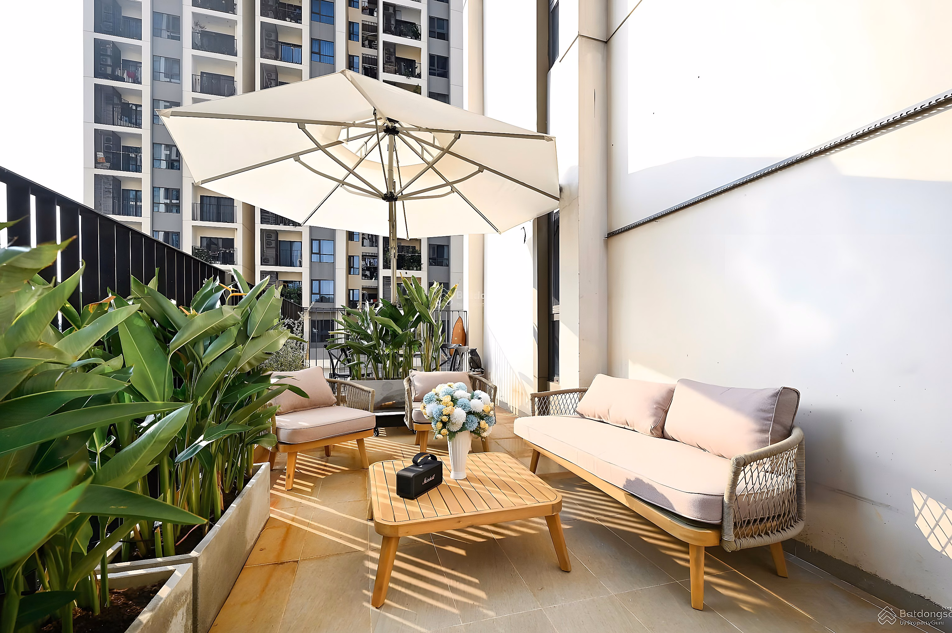 Apartment for rent with 3 bedrooms, 2 bathrooms, 108m2 plus 20m2 garden at HaDo Centrosa Garden, 30 million, District 10, HCM