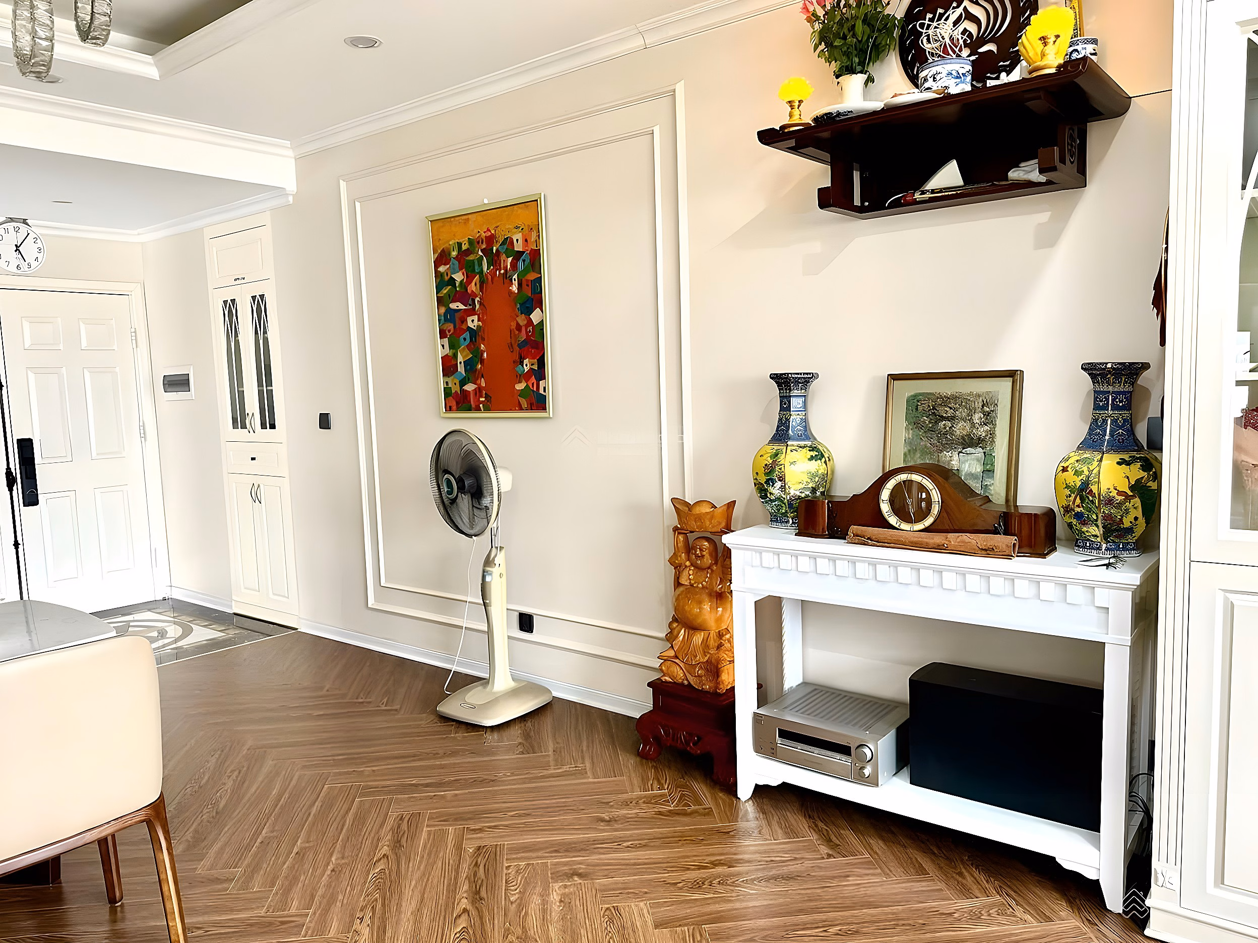 Sinh has a 4-bedroom apartment - 156m2 fully furnished in Xuan Phuong Quoc Hoi apartment building, with book ready. Selling price 9 billion