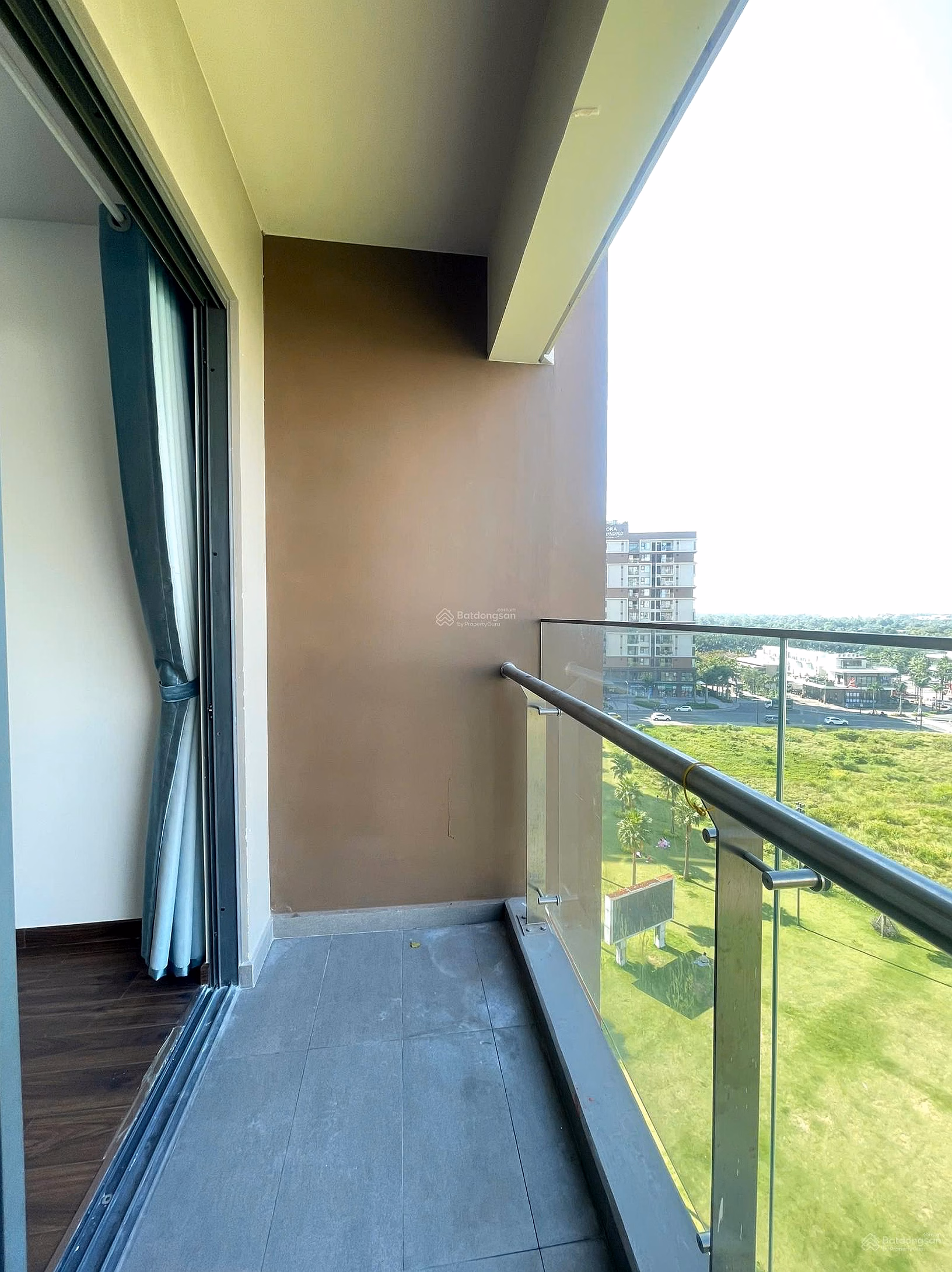 Apartment for sale 78m2 block MP6-7-8 Mizuki Park with beautiful view of the canal