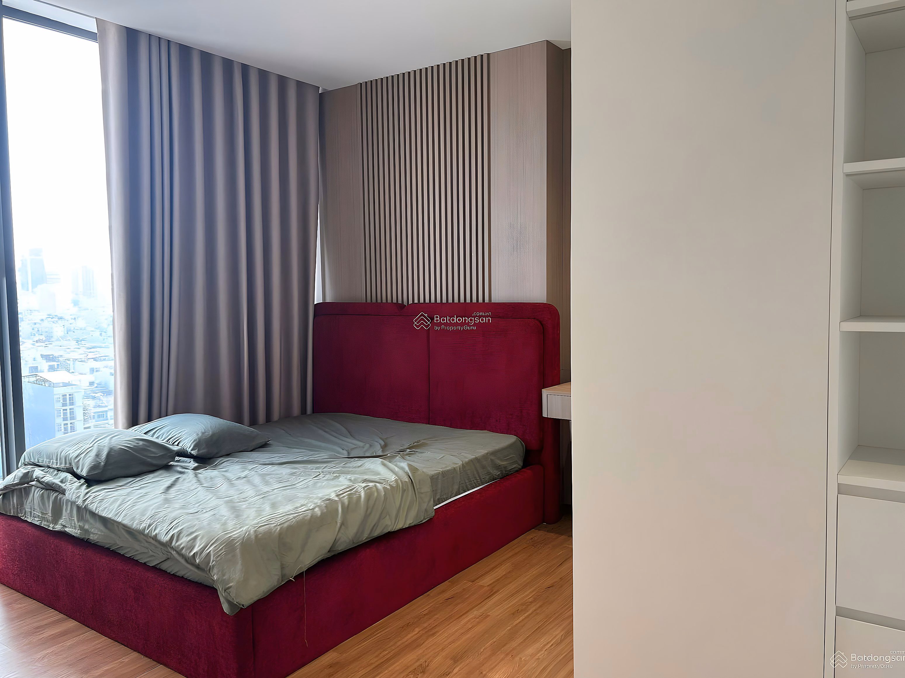 Sun Panoma 2 bedroom apartment for rent on Tran Thi Ly bridge with view to Han River