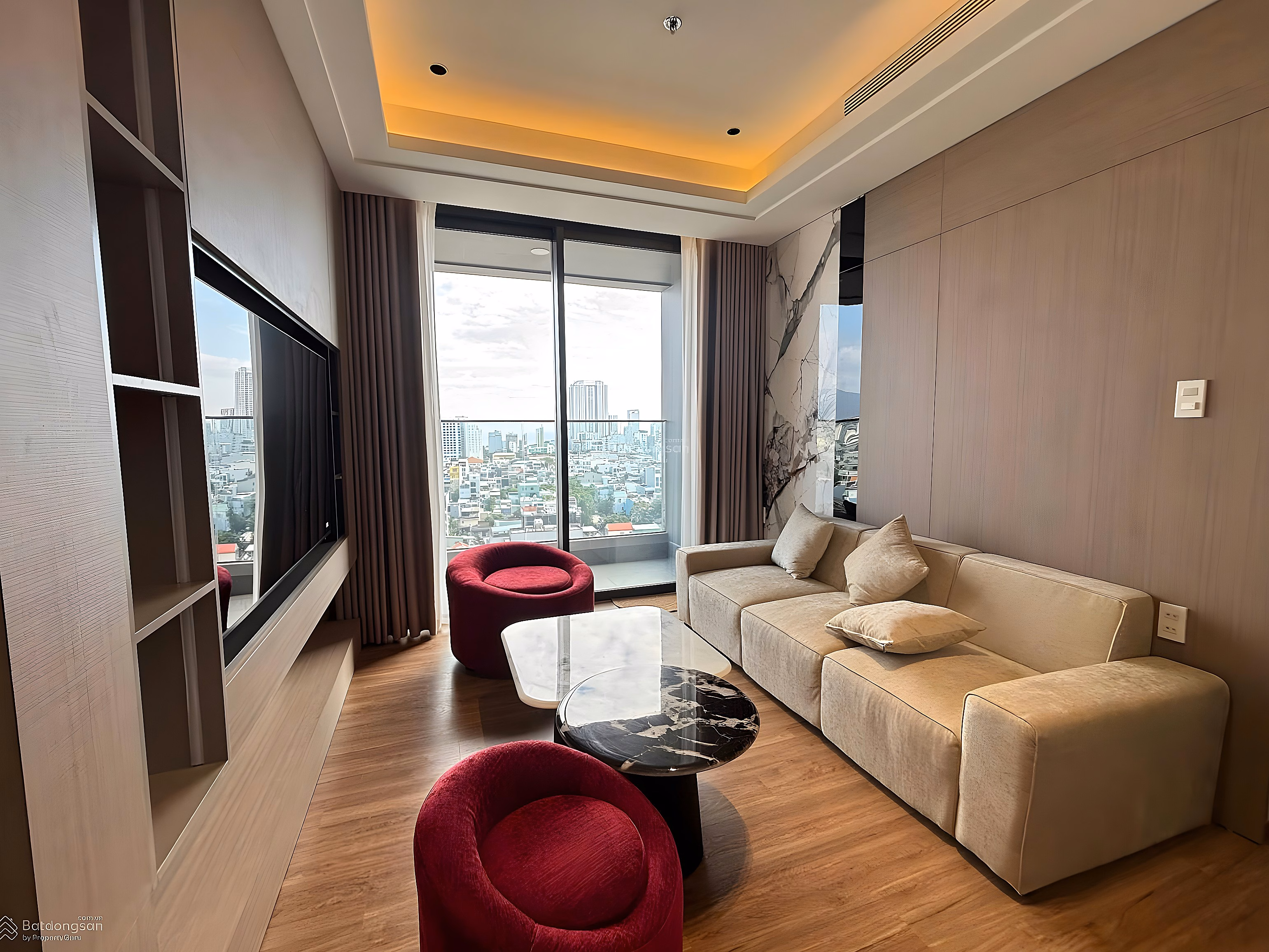 Sun Panoma 2 bedroom apartment for rent on Tran Thi Ly bridge with view to Han River