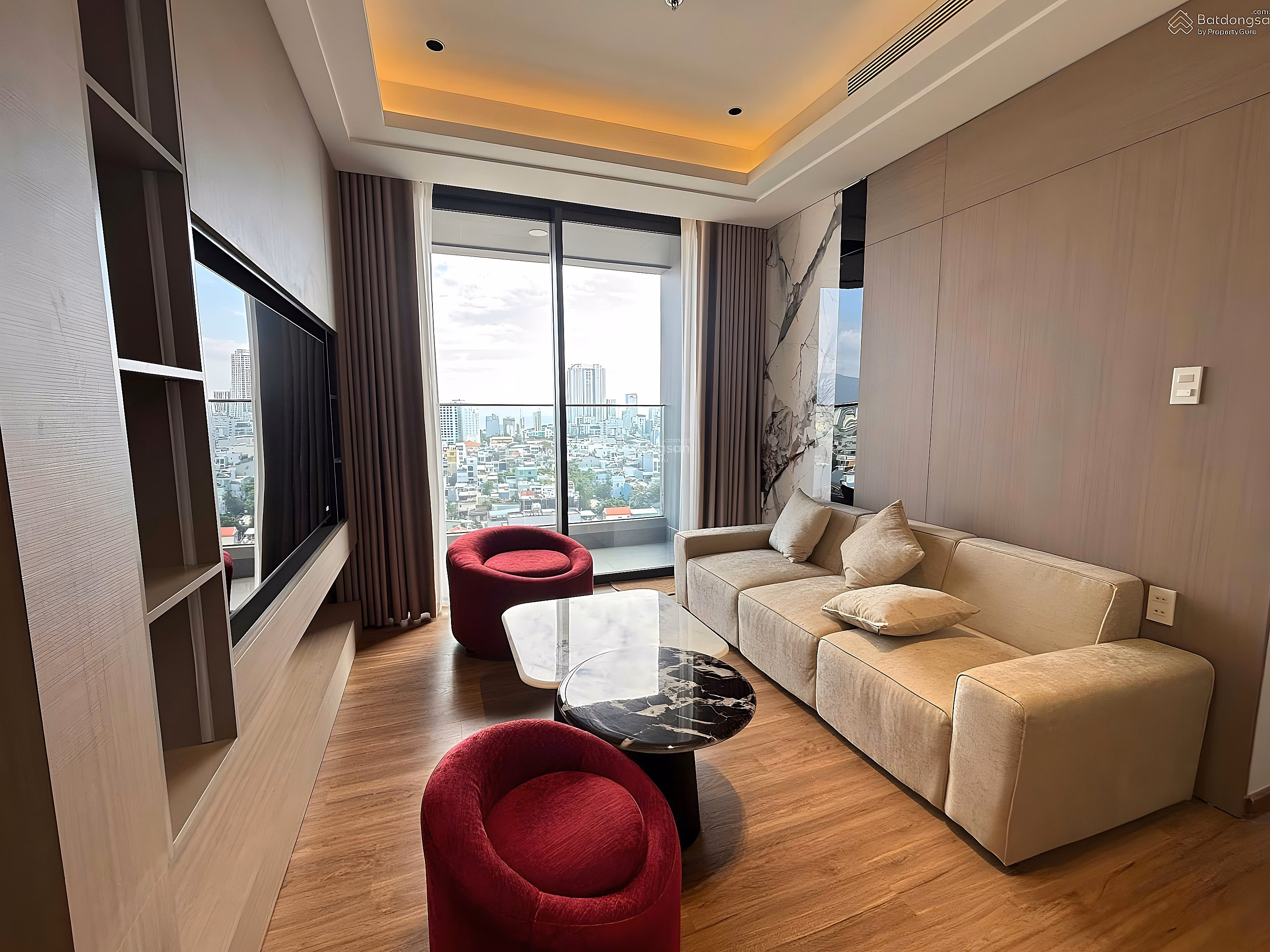 Sun Panoma 2 bedroom apartment for rent on Tran Thi Ly bridge with view to Han River