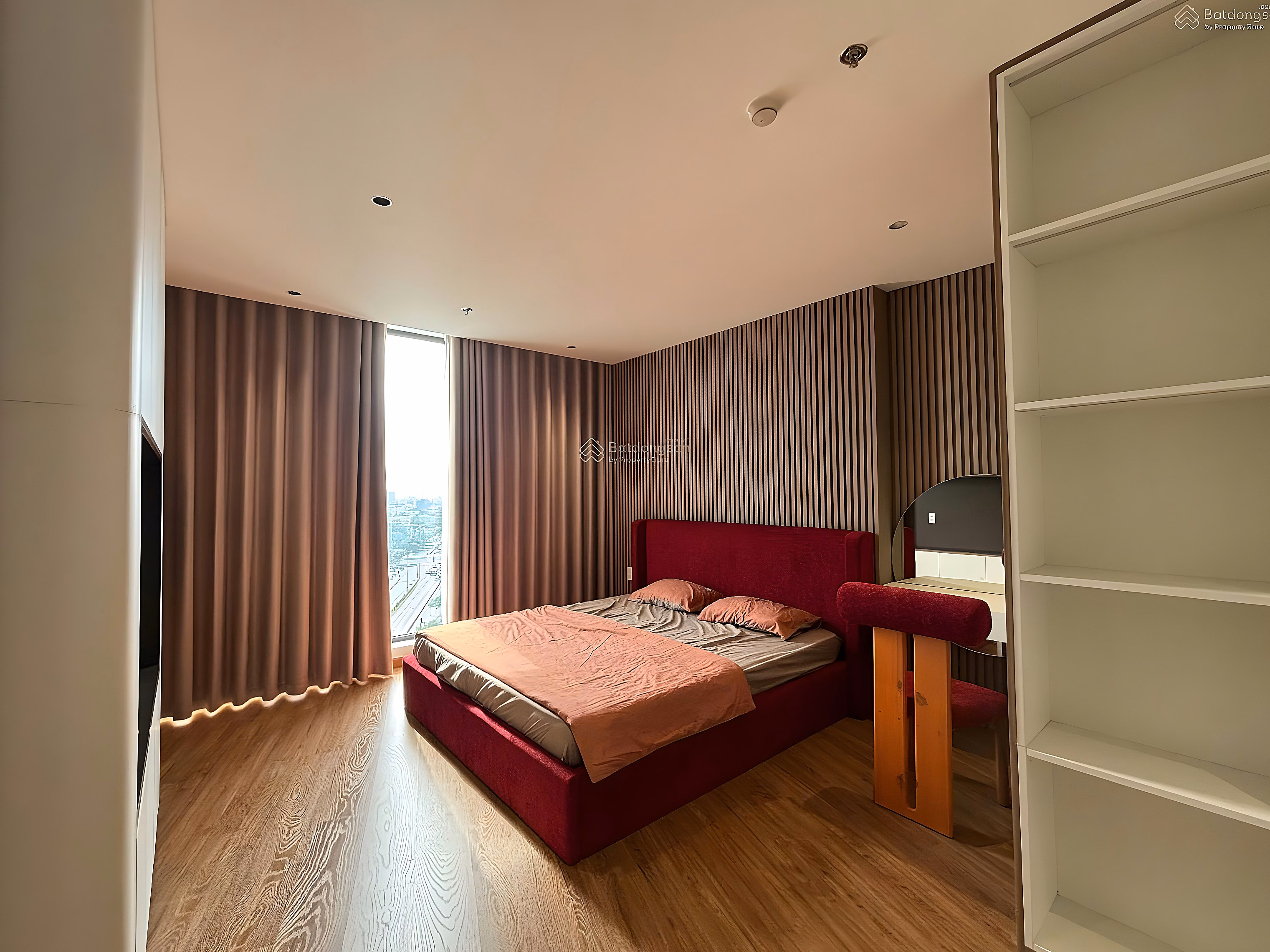 Sun Panoma 2 bedroom apartment for rent on Tran Thi Ly bridge with view to Han River