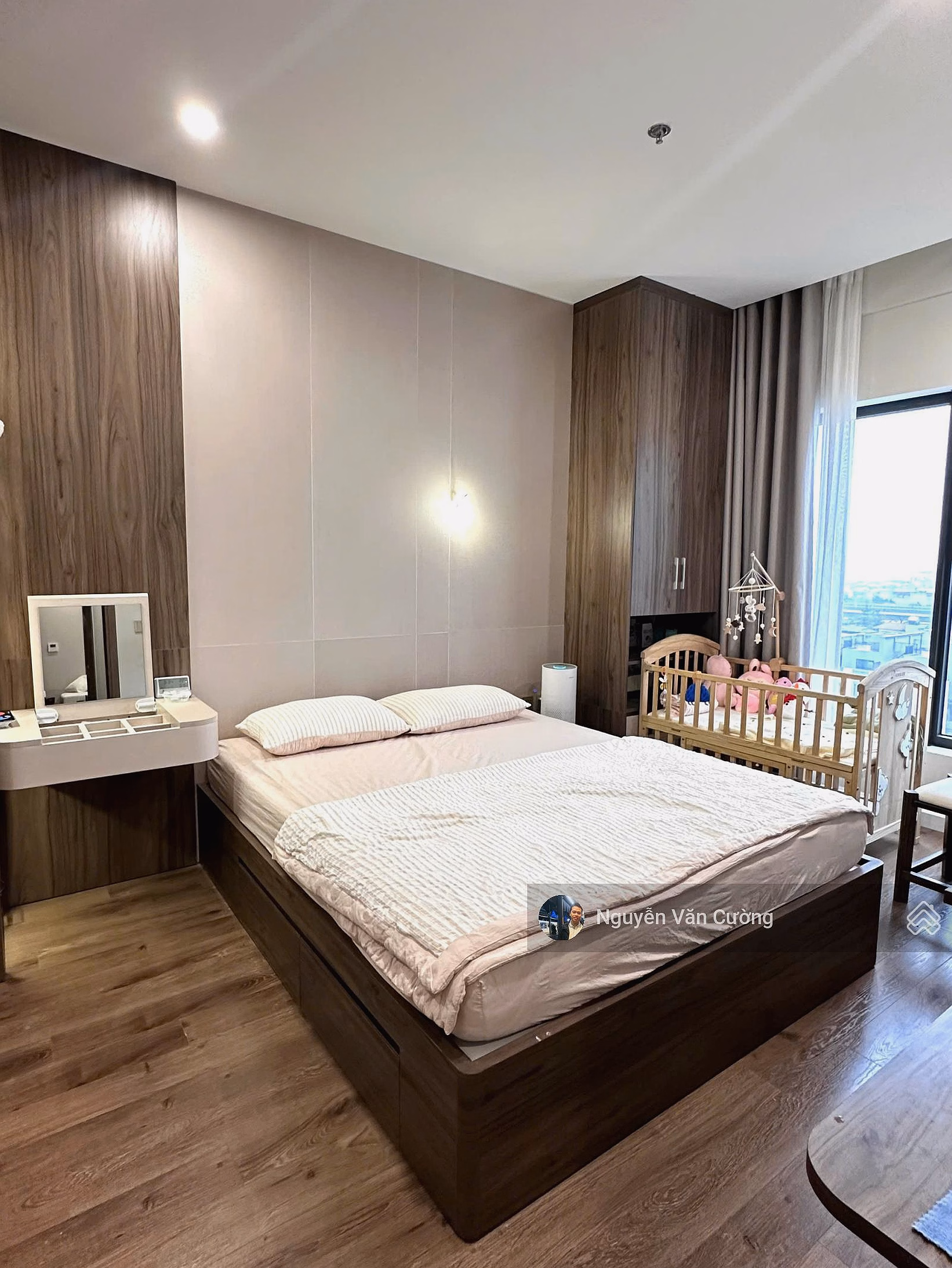 The owner offers to sell a 2-bedroom apartment, 72m2, middle floor of My Dinh Plaza 2 apartment building***