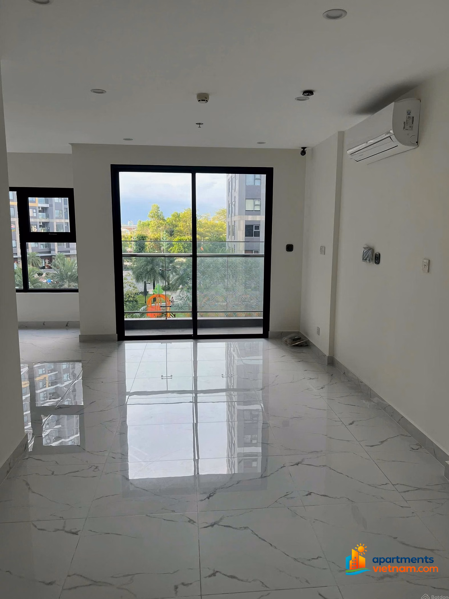 Selling 2 bedroom + BS12 Beverly Solari apartment - cool view - Pink book ready - Price 3,850 billion (all included)