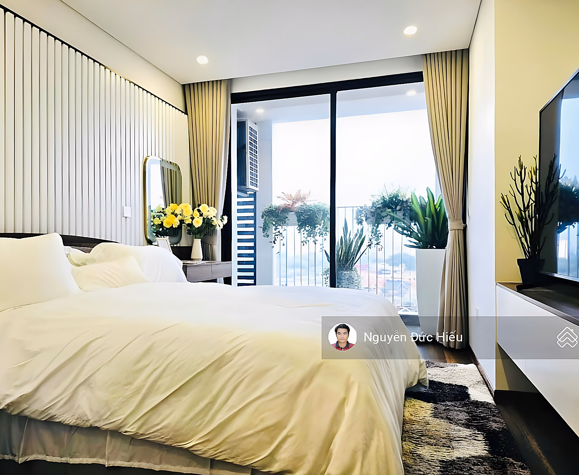 Apartment for sale at 89 Phung Hung, corner unit 85m2, 3 bedrooms, 2 bathrooms, nice and airy house