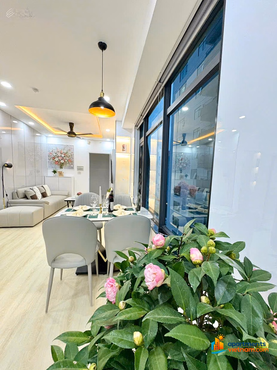 Dinh Van, owner - 2-bedroom corner apartment - 100% new high-end furniture - Sign rental contract immediately for 20 million/month