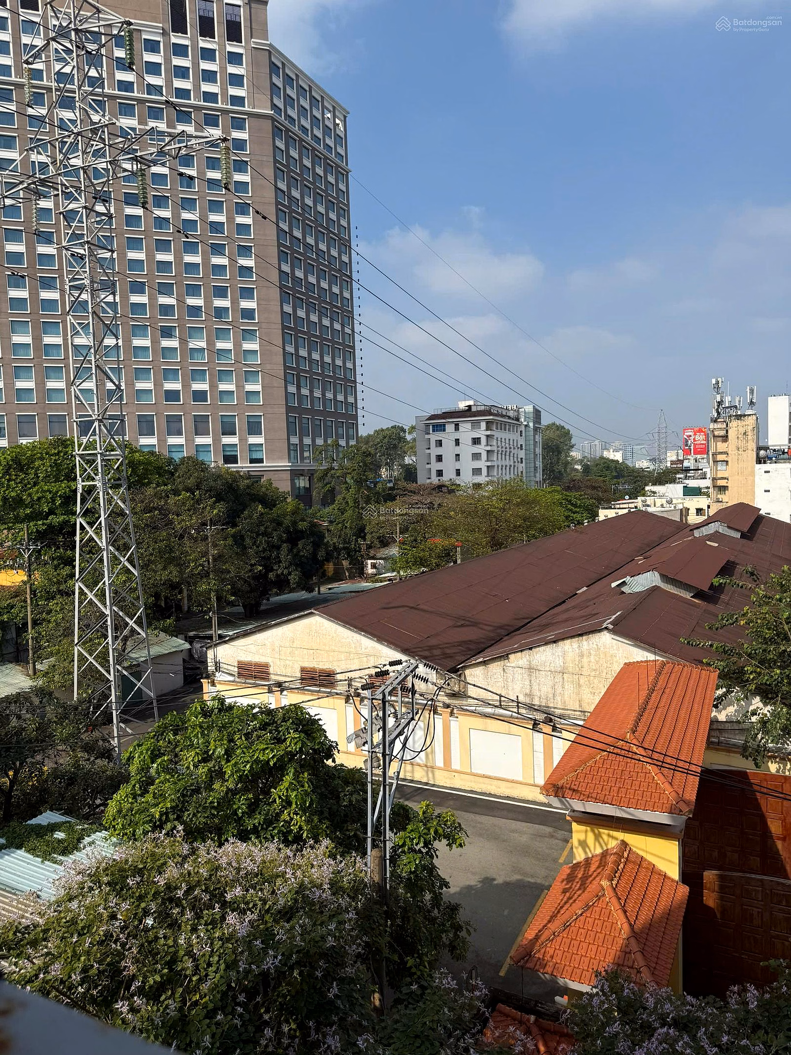 Shock discount of 500 million to sell CHCC 212 Nguyen Trai, District 1 - Area 56m2, 2 bedrooms, 1 bathroom - SHR - Price 3.3 billion (less benefits)