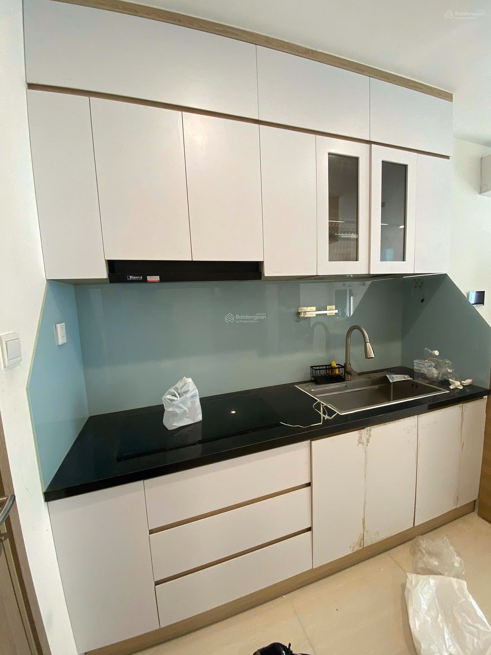 Owner of studio apartment with beautiful pool view in Vinhomes Grand Park needs to sell urgently at best price in Origami subdivision