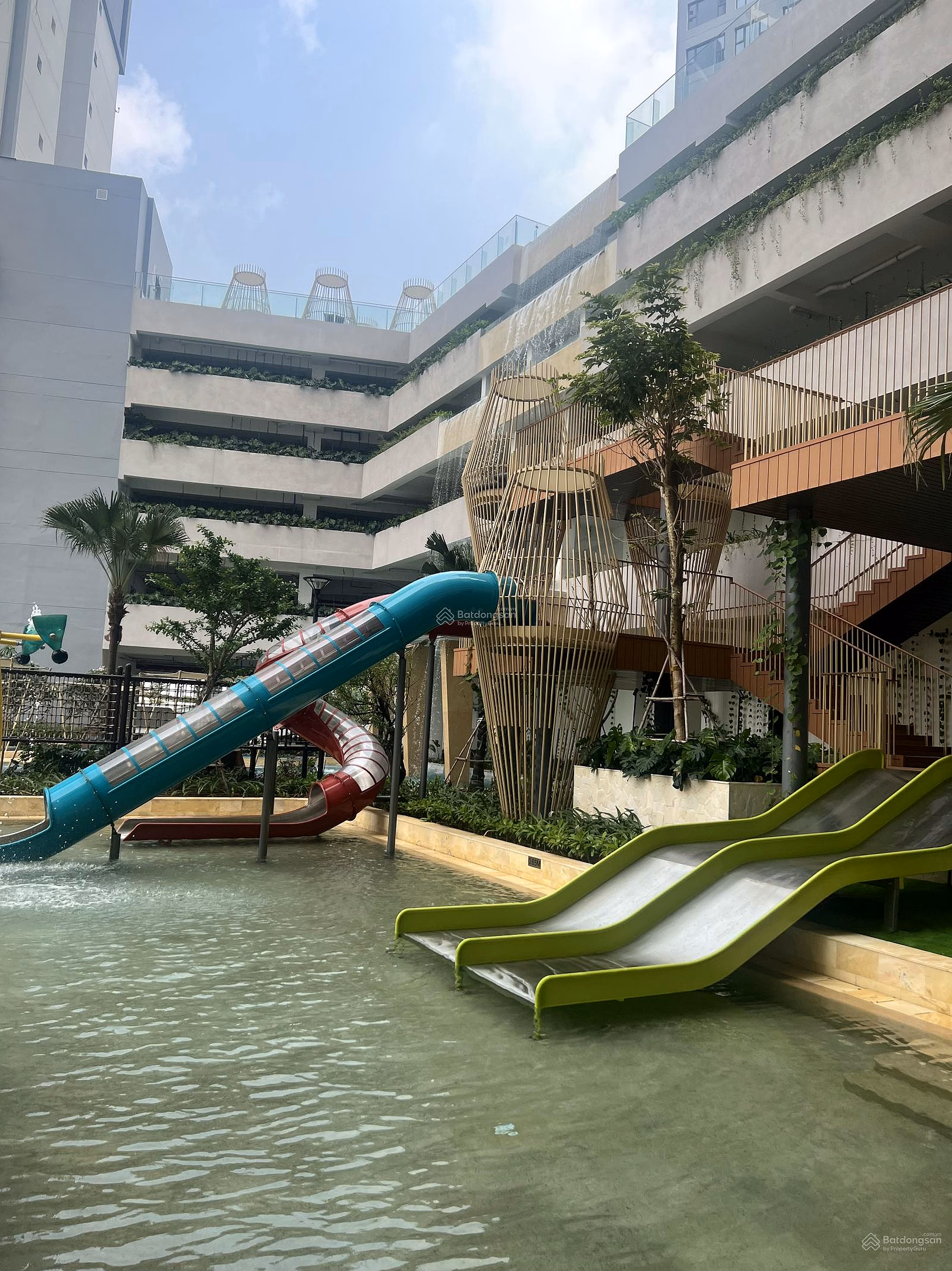 [SOLD] INFINITI 2 bedroom corner apartment | 81.16m | Pool view