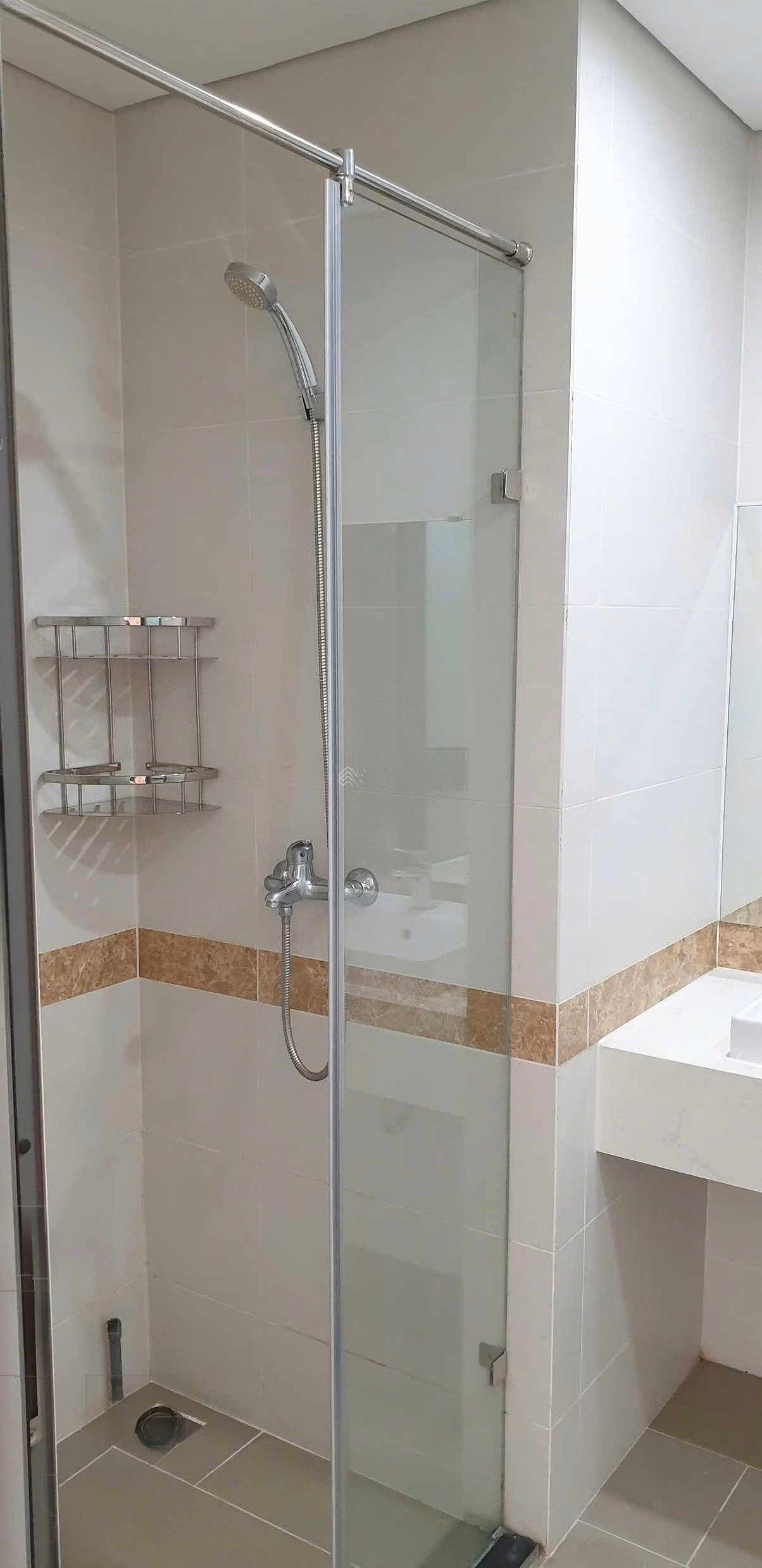 The owner sent me a 2-bedroom apartment with 79m2 for rent, a beautiful house like the photo, priced at only 12.5 at My Dinh Plaza 2 apartment