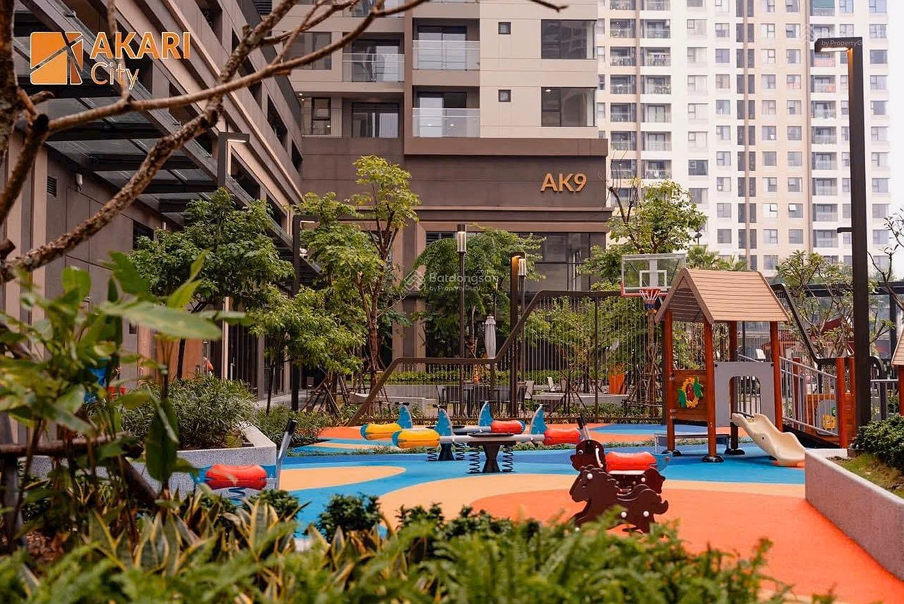 Selling Akari City apartment near District 5, ready to have notarized pink book to transfer name immediately, for rent immediately upon receiving the house