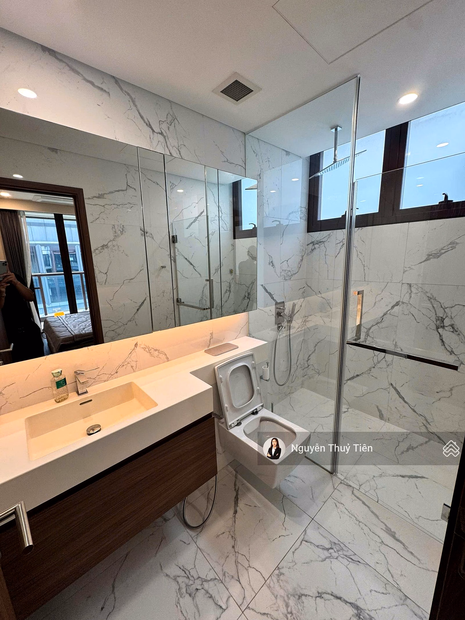 Transfer of The Galleria 3-bedroom apartment with garden - quick notarization book available