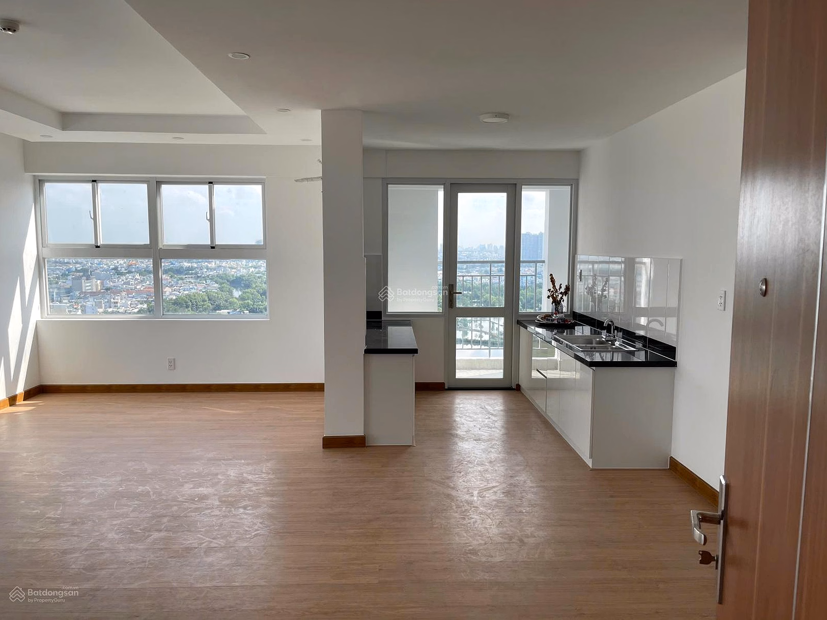 Conic Riverside garden penthouse for sale, P7, District 8. Area 130m2, 3 bedrooms, 2 bathrooms, apartment 5.5 billion***