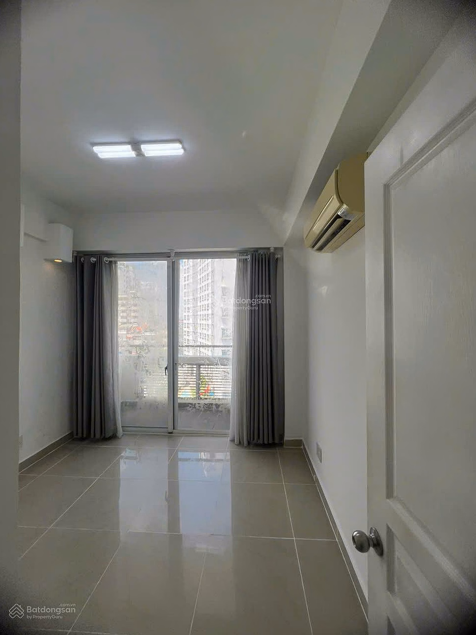 Urgent. Reduced price for urgent sale of 124m2 corner apartment in My Duc Phu My Hung apartment, priced at 12.5 billion