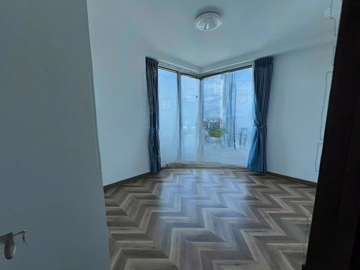 Owner sells 3 bedrooms Golden House building with river view & Landmark 81. Wide layout. Suitable for living or investment!