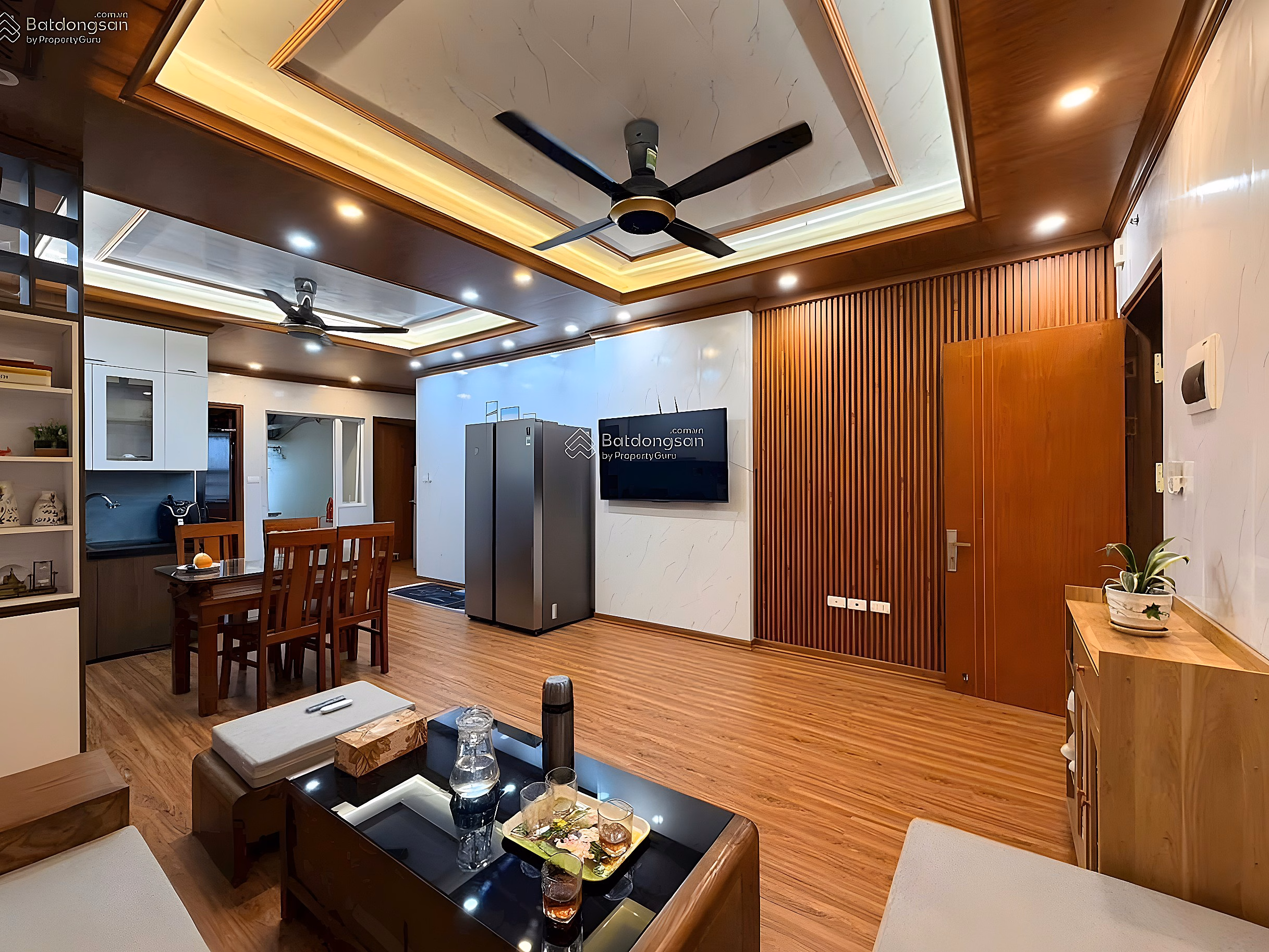 The owner is selling the Thach Ban apartment - Fully furnished. Area: 66m2, 2 bedrooms, 2 bathrooms. Negotiable price