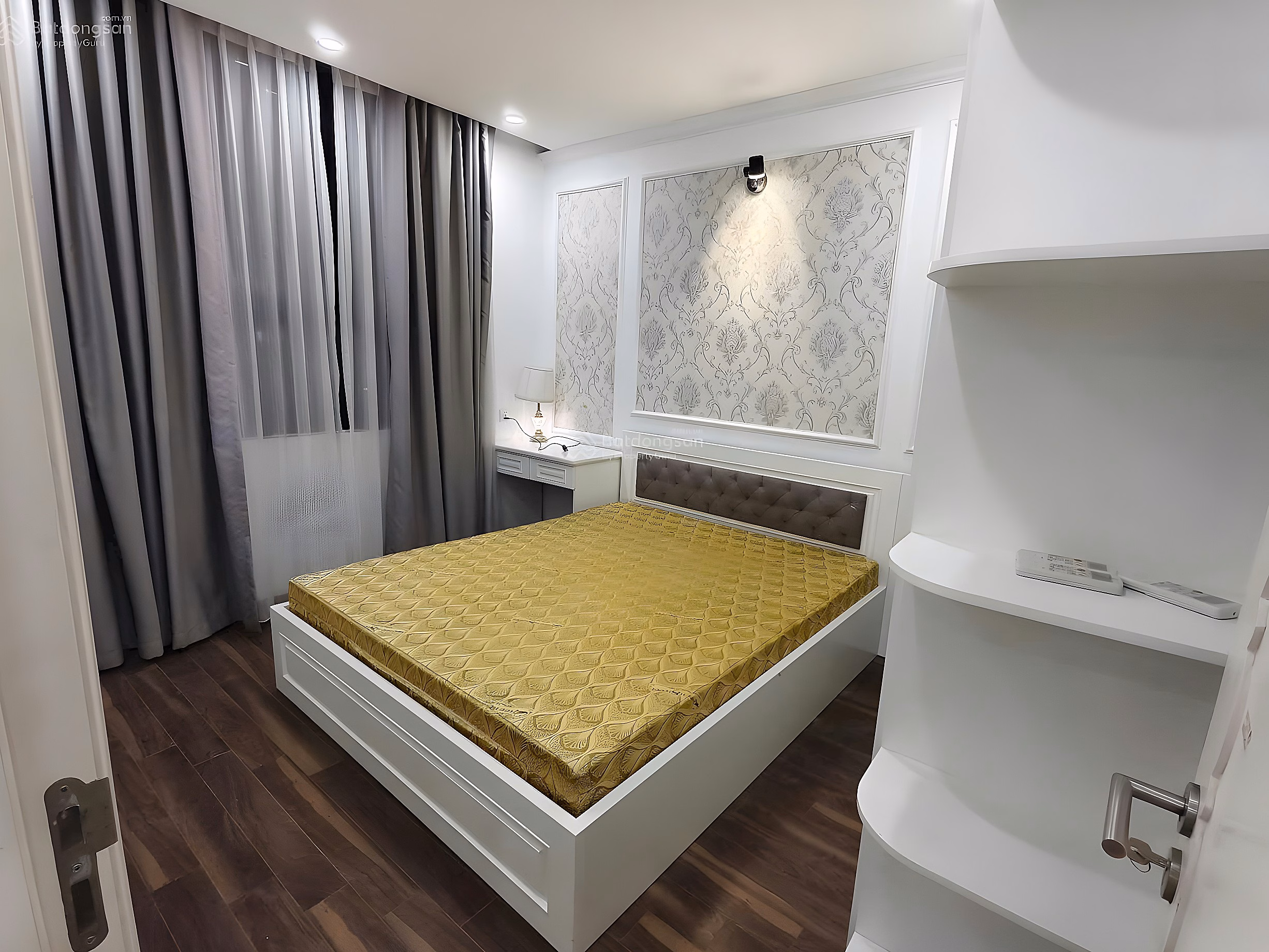 I need to sell an apartment in Sai Dong Urban Area - Corner apartment - Fully furnished - 70m2, 2 bedrooms, 2 balconies. Price: TL