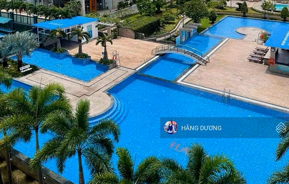 Giai Viet apartment for sale 2 bedrooms 2 bathrooms 115m2 - pink book - internal view of swimming pool area or external view of City area - Ward 5 Q8