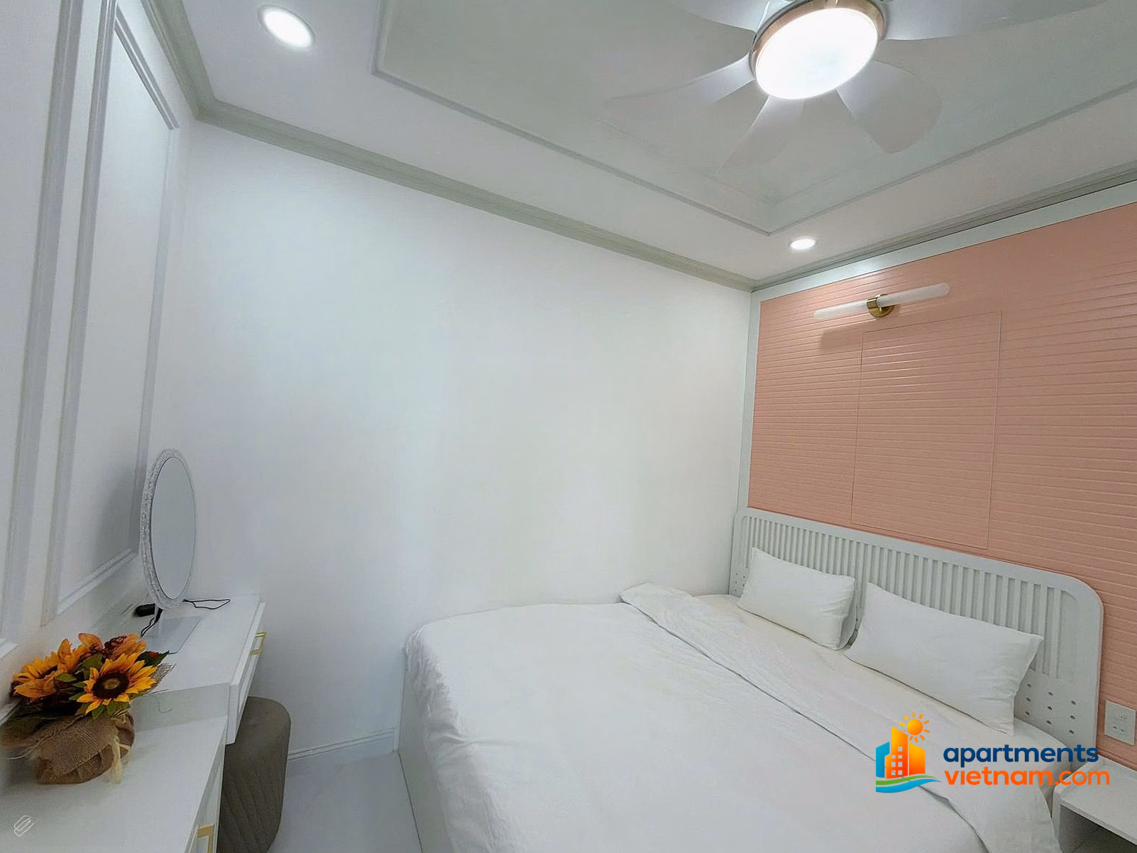Shock discount of 300 million on sea view apartment 70.56m2, 2 bedrooms, 2 bathrooms, 100% new furniture, price only 4.98 billion