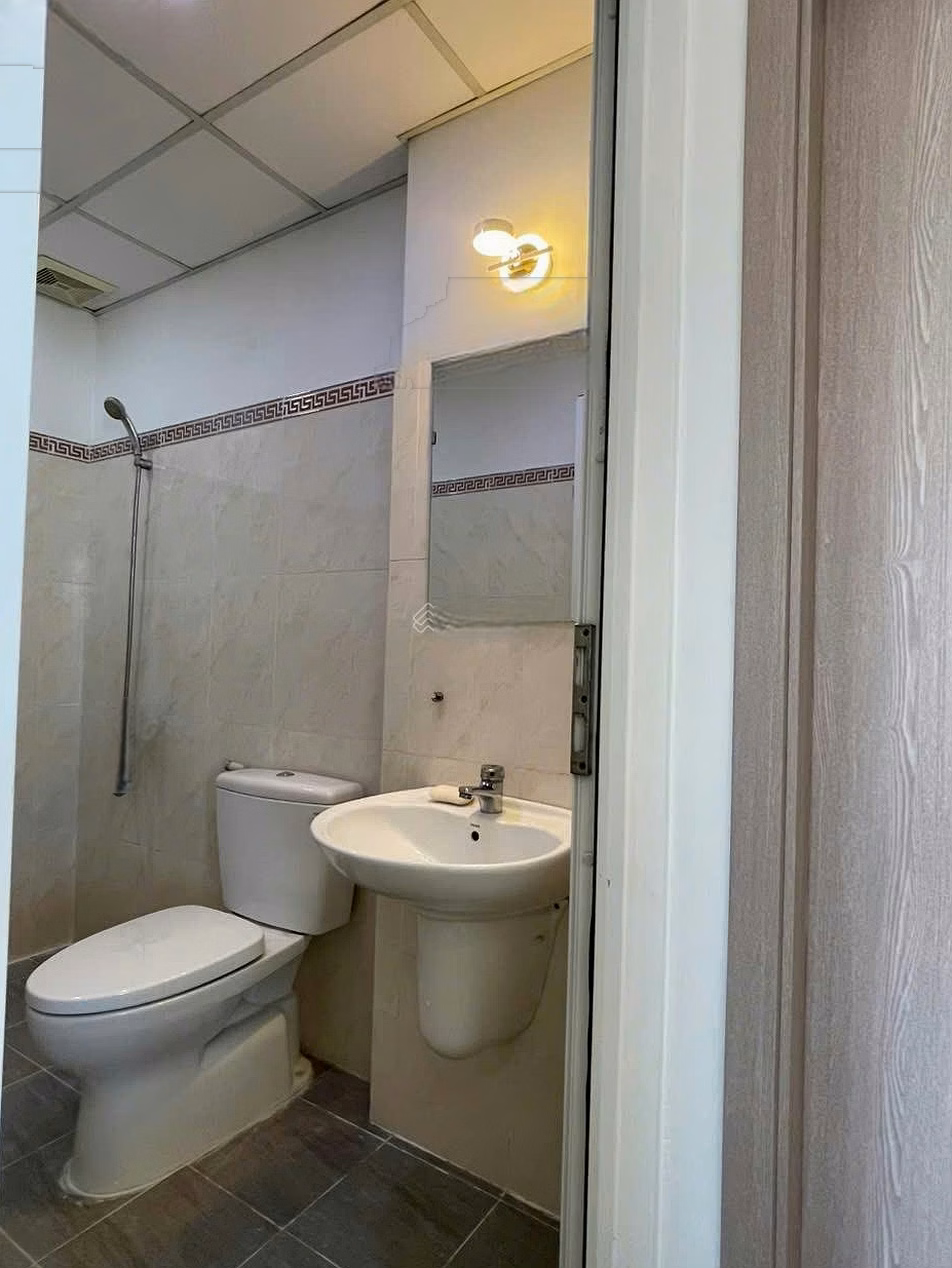 Selling corner apartment in Gia Phat apartment, Le Duc Tho street, Ward 17, Go Vap, area 74m, 2 bedrooms, 2 bathrooms, full interior