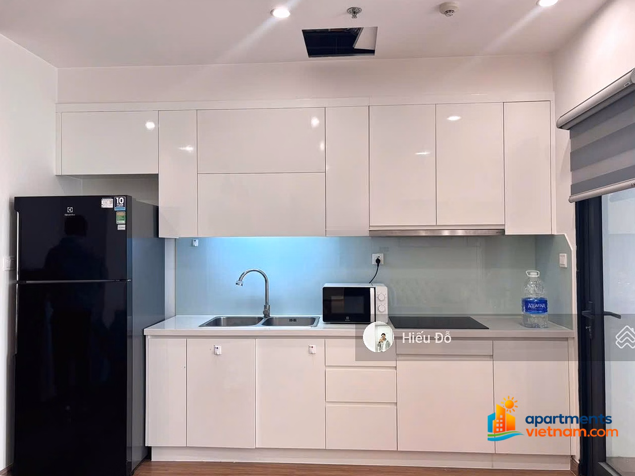Vinhomes Skylake Pham Hung unique beautiful apartment 75m2 2n2wc fully furnished for rent. Come in now. There are slots