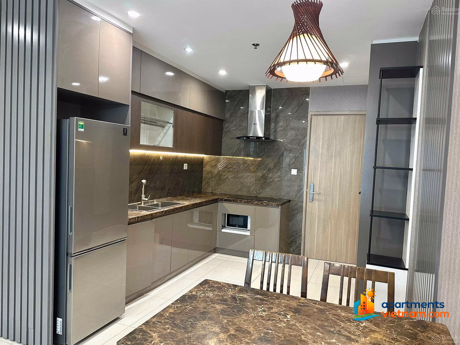 Owner Urgently Selling Corner 3-Bedroom Apartment at Vinhomes Grand Park, District 9, 3.2 Billion VND