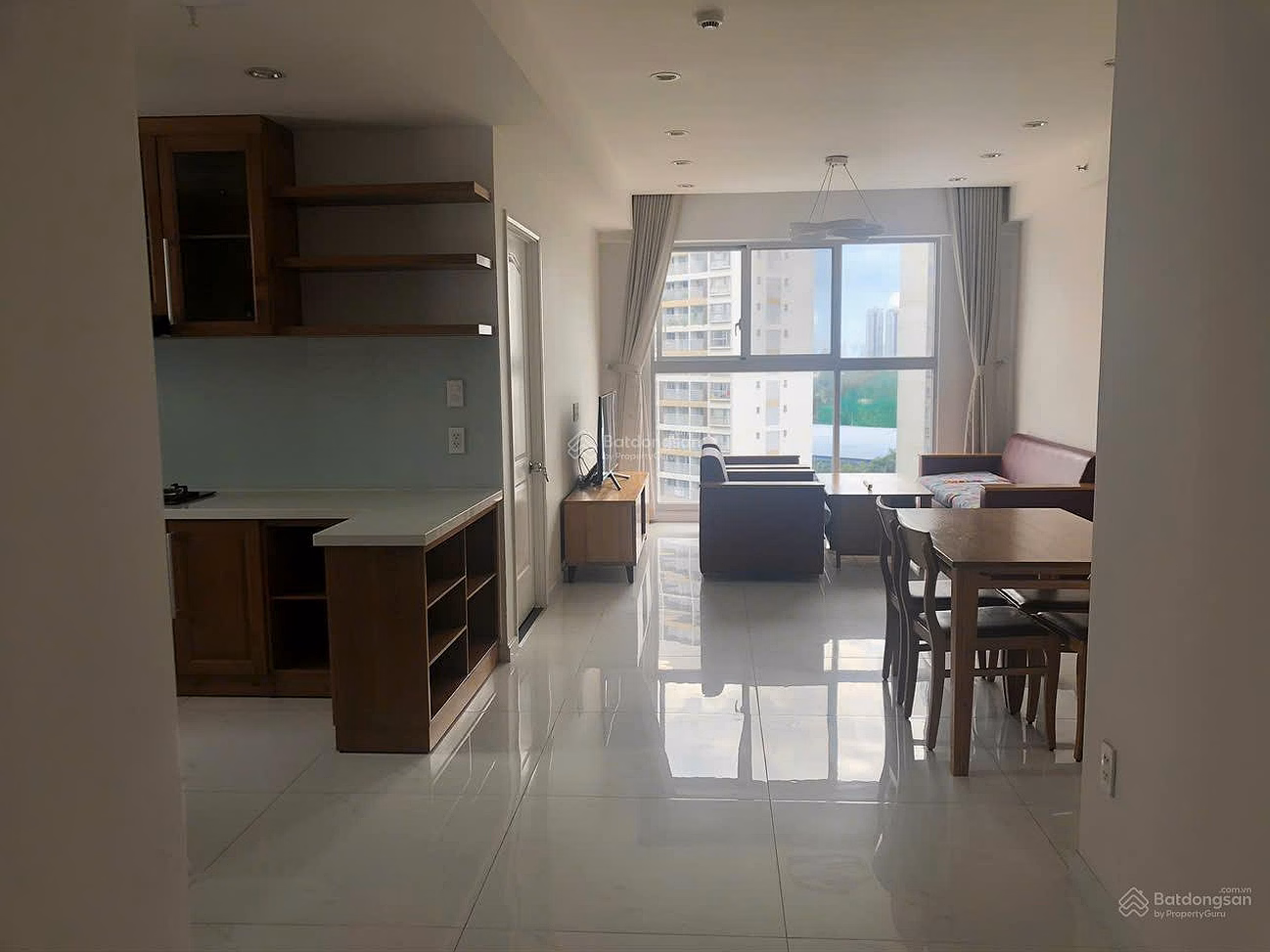 Urgent. Owner reduces price for urgent sale of 2-bedroom apartment 80m2 Scenic Valley 2, corner apartment, with parking, high floor, price 7.5 billion