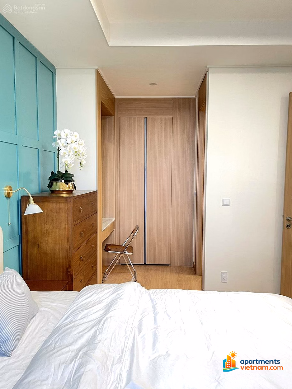 Starlake Tay Ho apartment for rent with 2 bedrooms, updated basic - fully furnished, good price