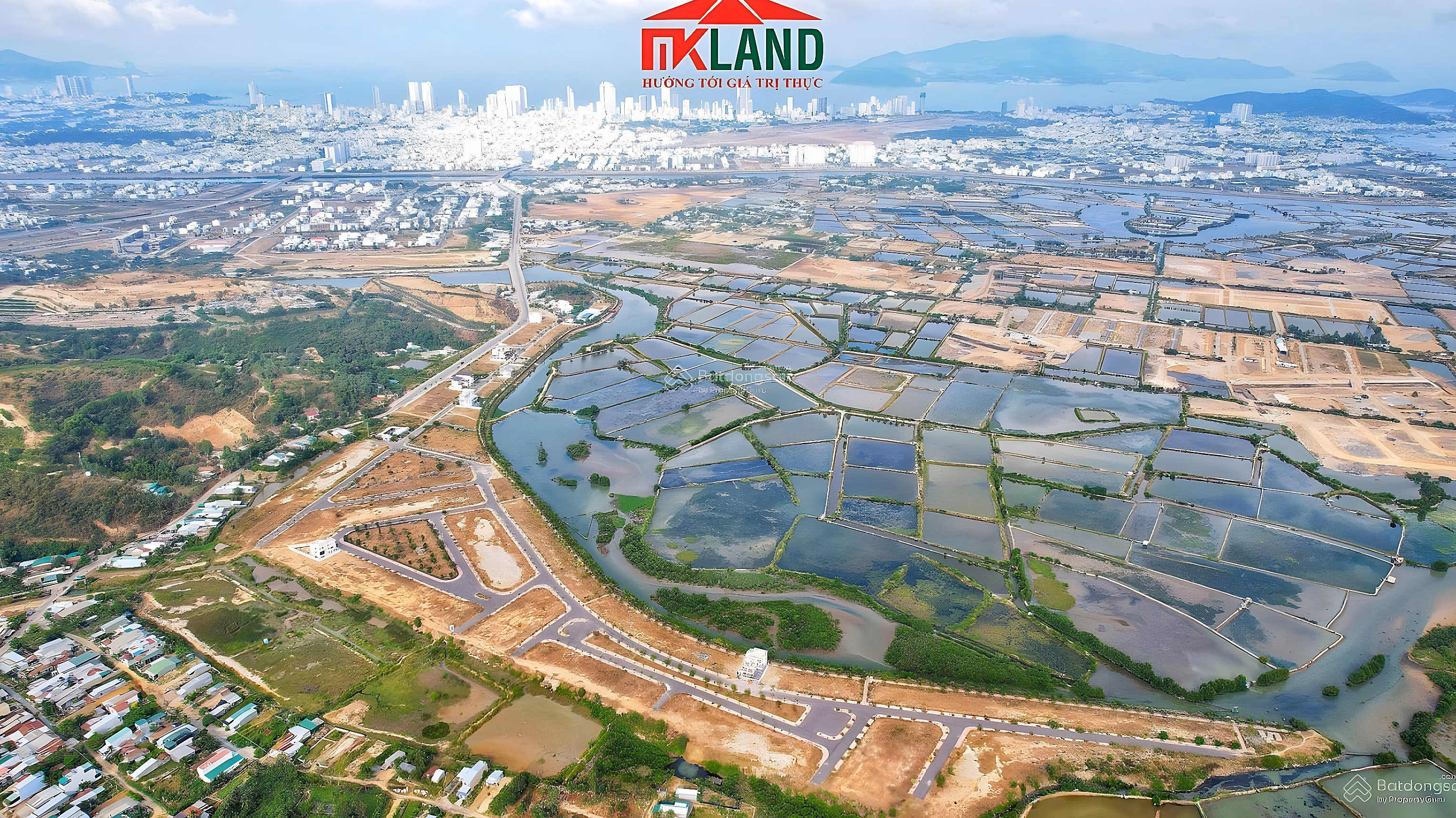 Land for sale in urban area along Tac Hon Mot River (River Park) on Phong Chau Nha Trang street at very good prices