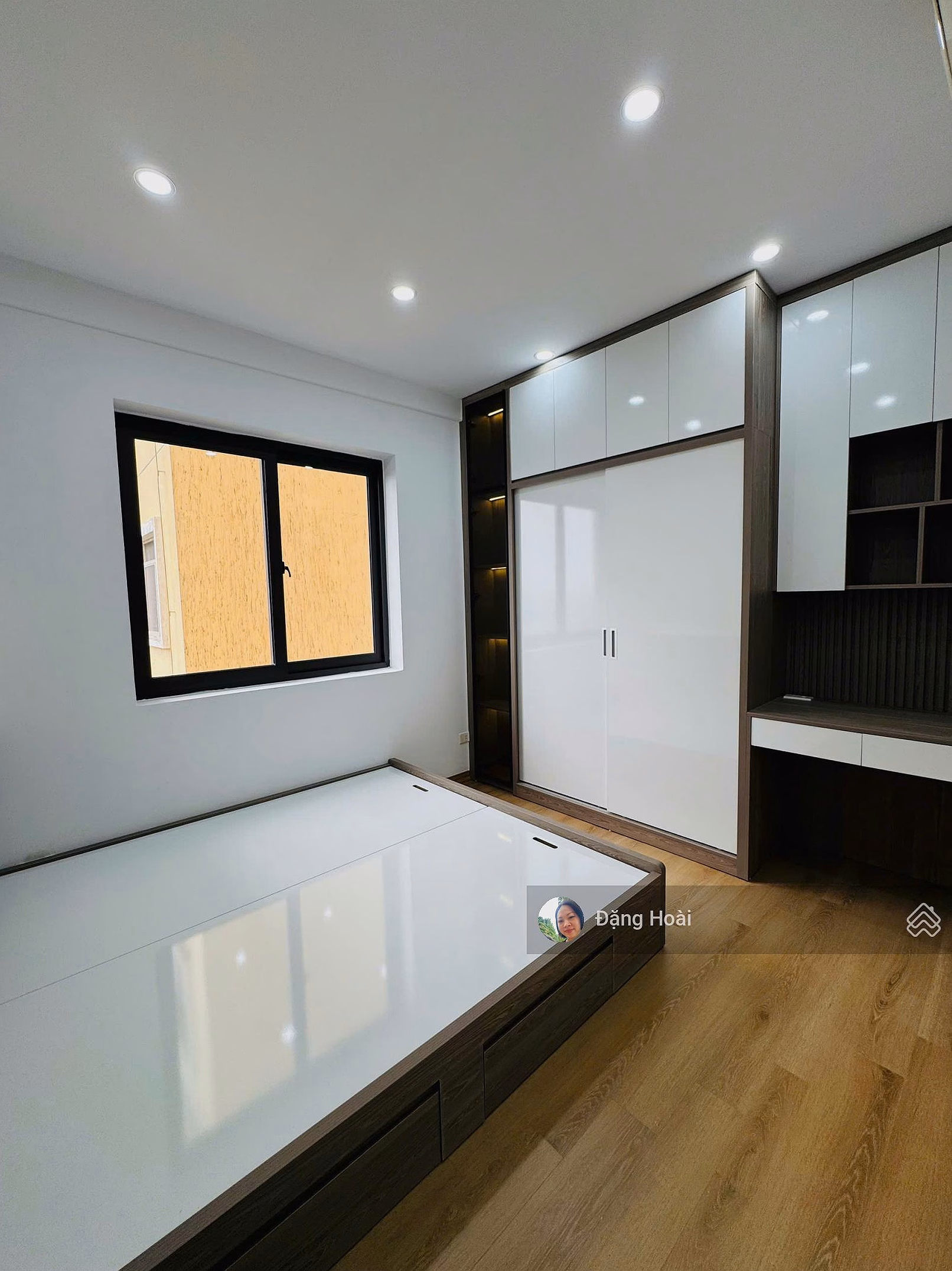 Red book corner apartment living in the middle of Linh Dam peninsula 59m² full of new furniture