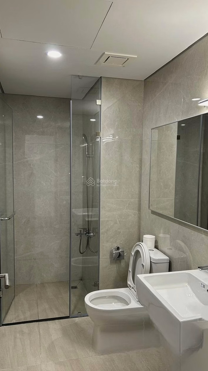 Apartment for rent with 2 bedrooms, 2 bathrooms (63m2), H1 Masterise Waterfront building, Vinhomes Ocean Park Gia Lam, Hanoi