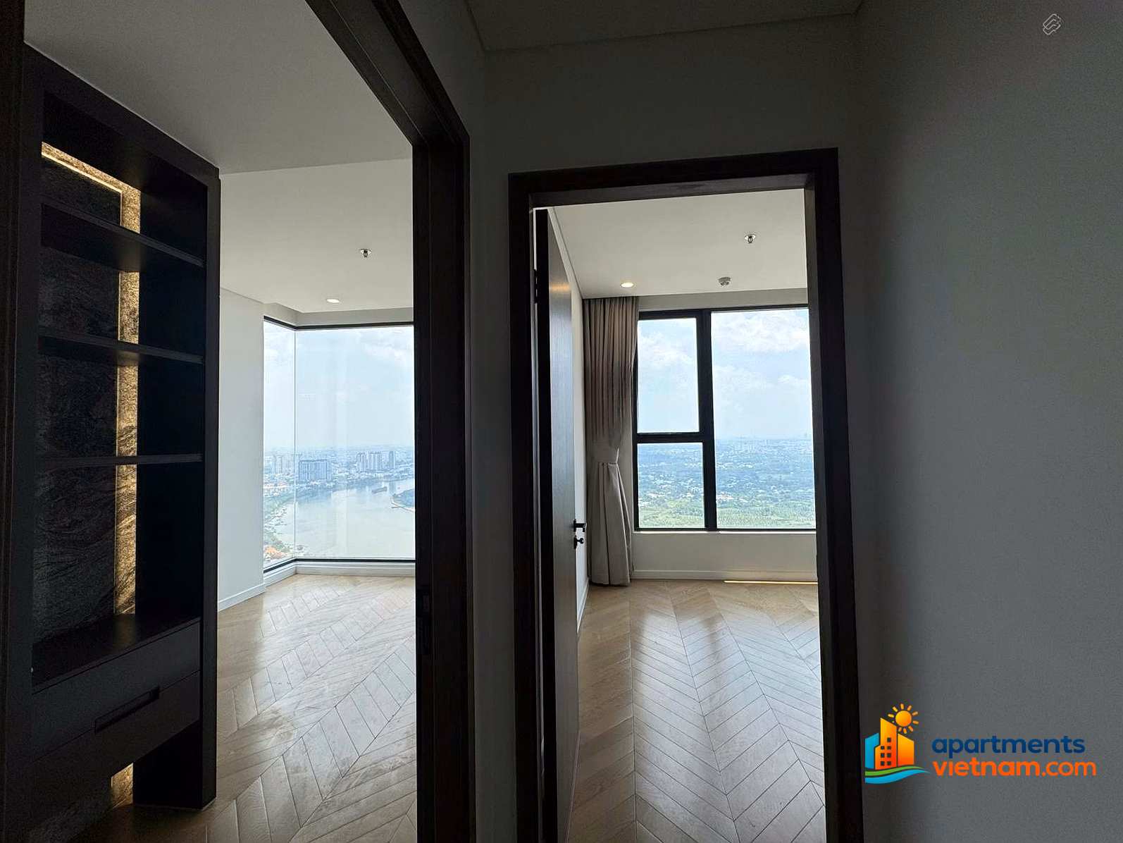 Lumiere Riverside - Need to sell quickly 3 bedroom - 2 bathroom apartment on West block for 16.5 billion (allin)***