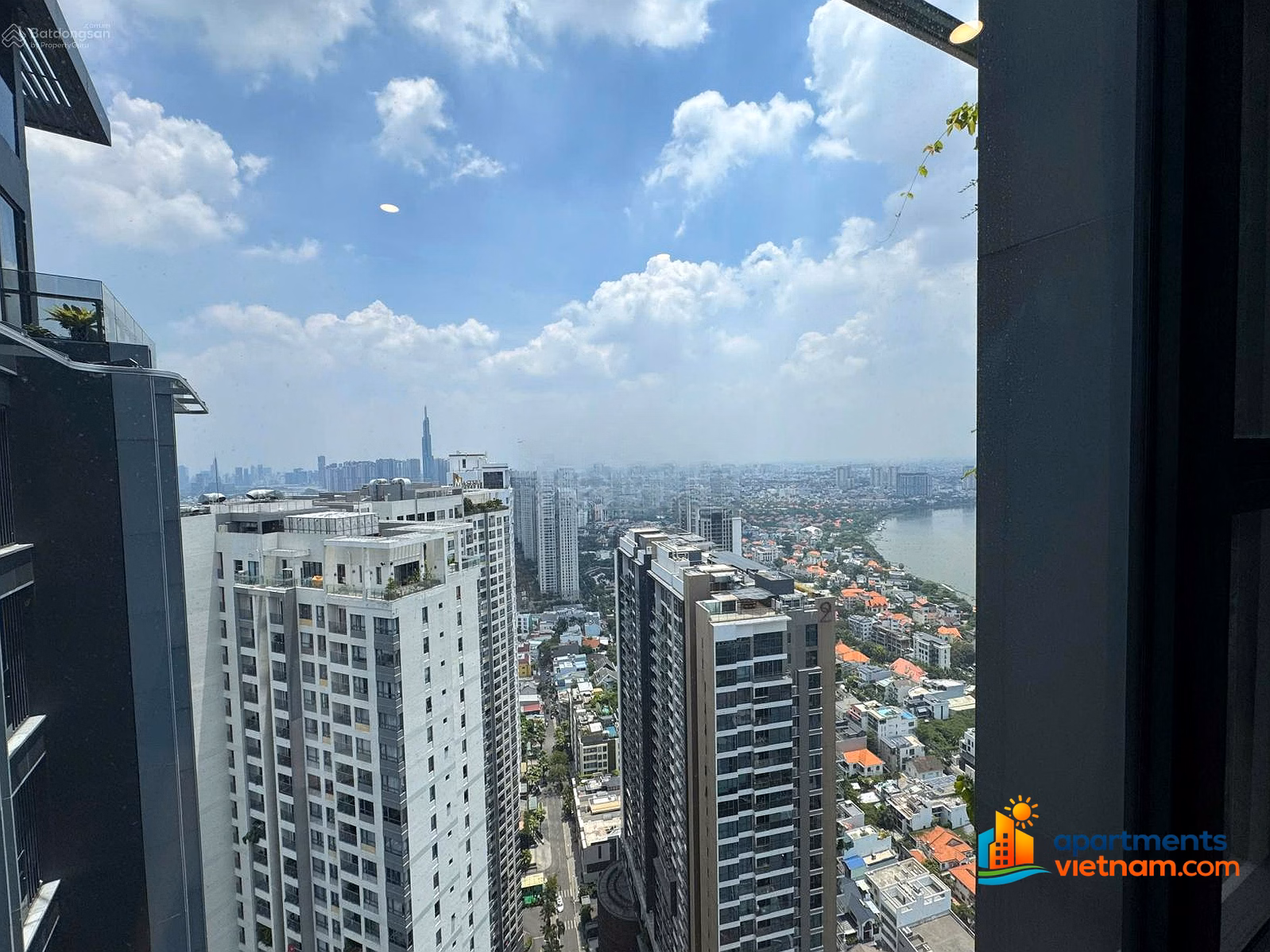 Lumiere Riverside - Need to sell quickly 3 bedroom - 2 bathroom apartment on West block for 16.5 billion (allin)***