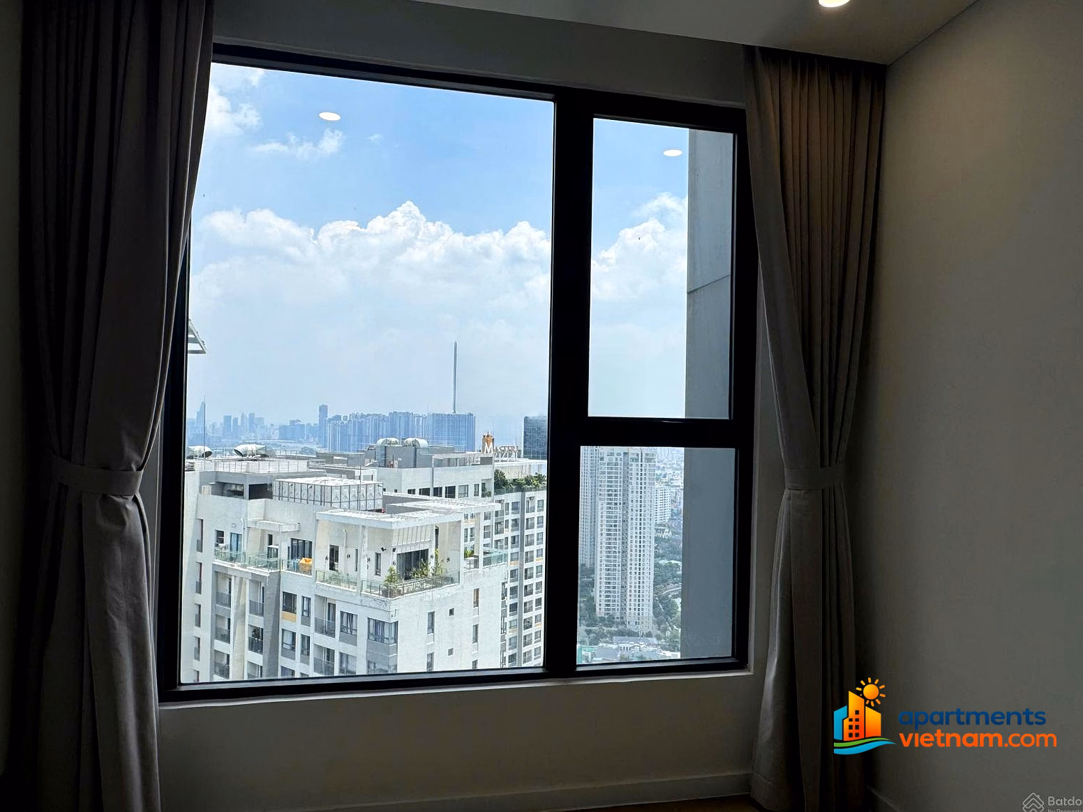 Lumiere Riverside - Need to sell quickly 3 bedroom - 2 bathroom apartment on West block for 16.5 billion (allin)***
