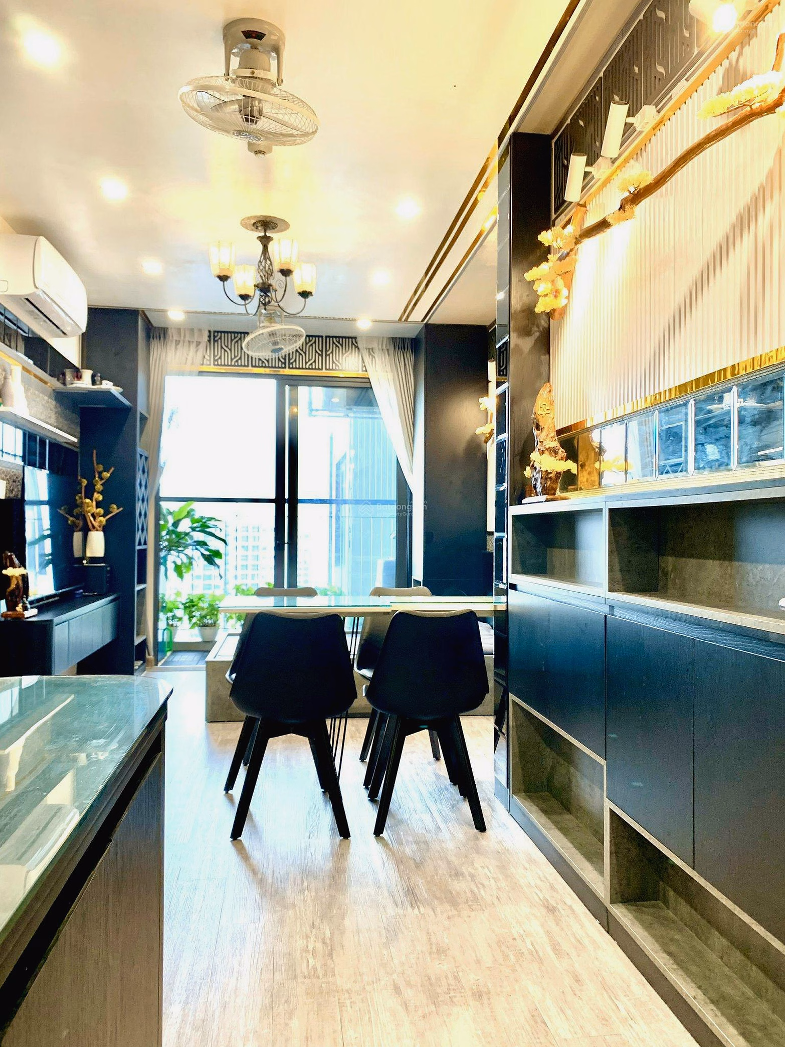 The Management Board compiles the most beautiful and cheapest fund of studio apartments, 1-2-3 bedrooms for rent in Vinhomes Smart City. Contact 0987 816 ***
